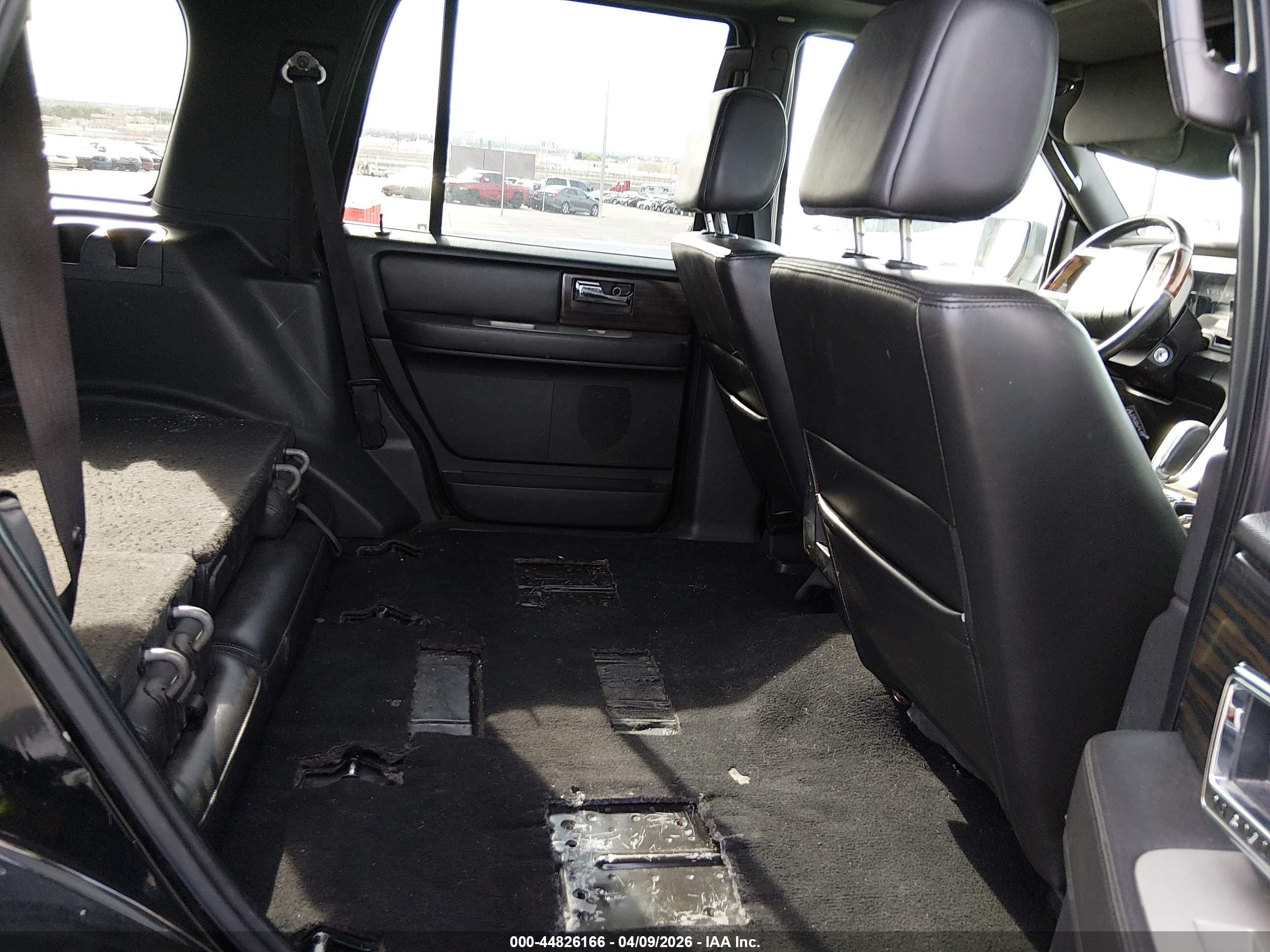 LINCOLN NAVIGATOR image 8