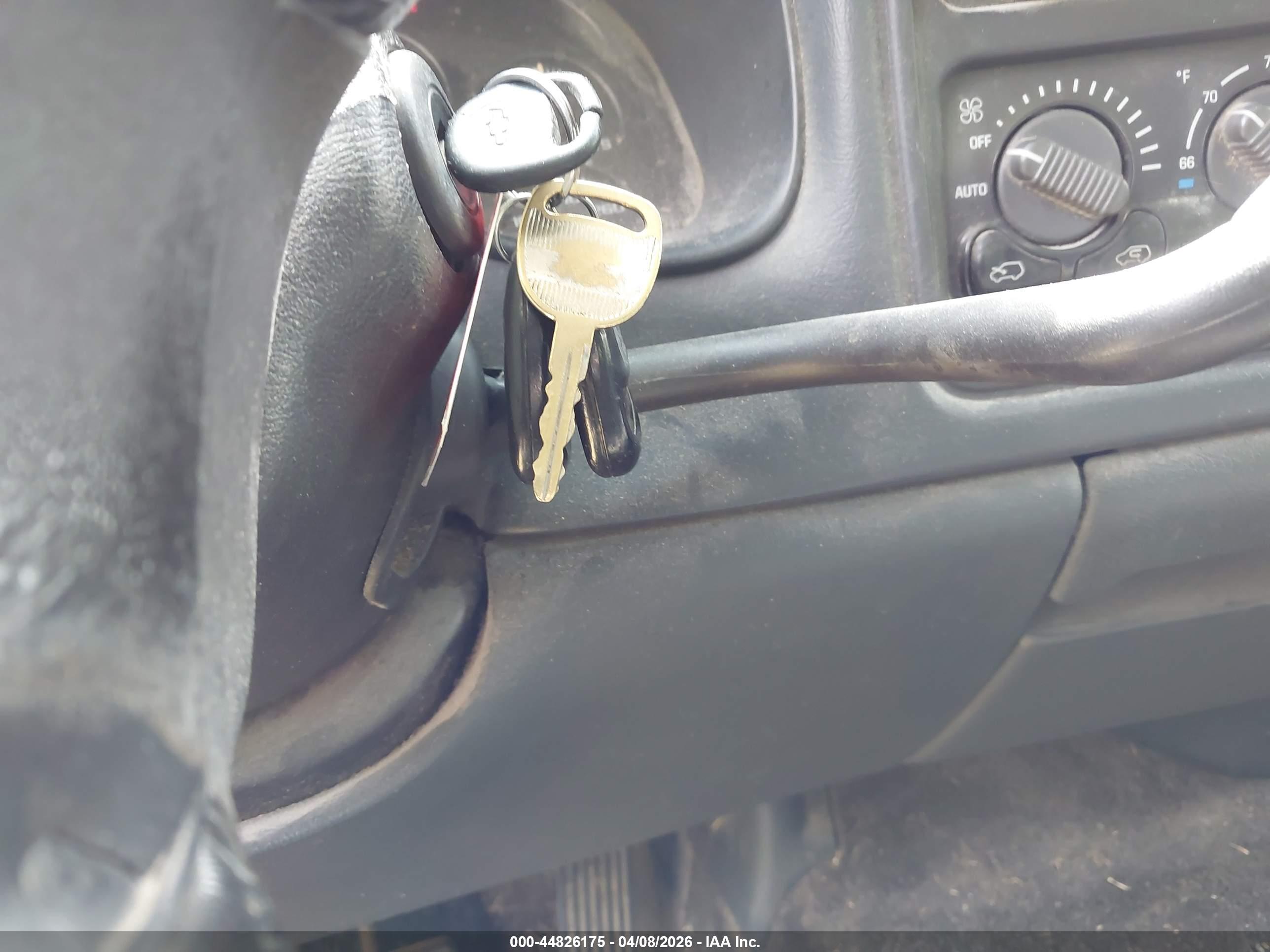 CHEVROLET AVALANCHE image 11