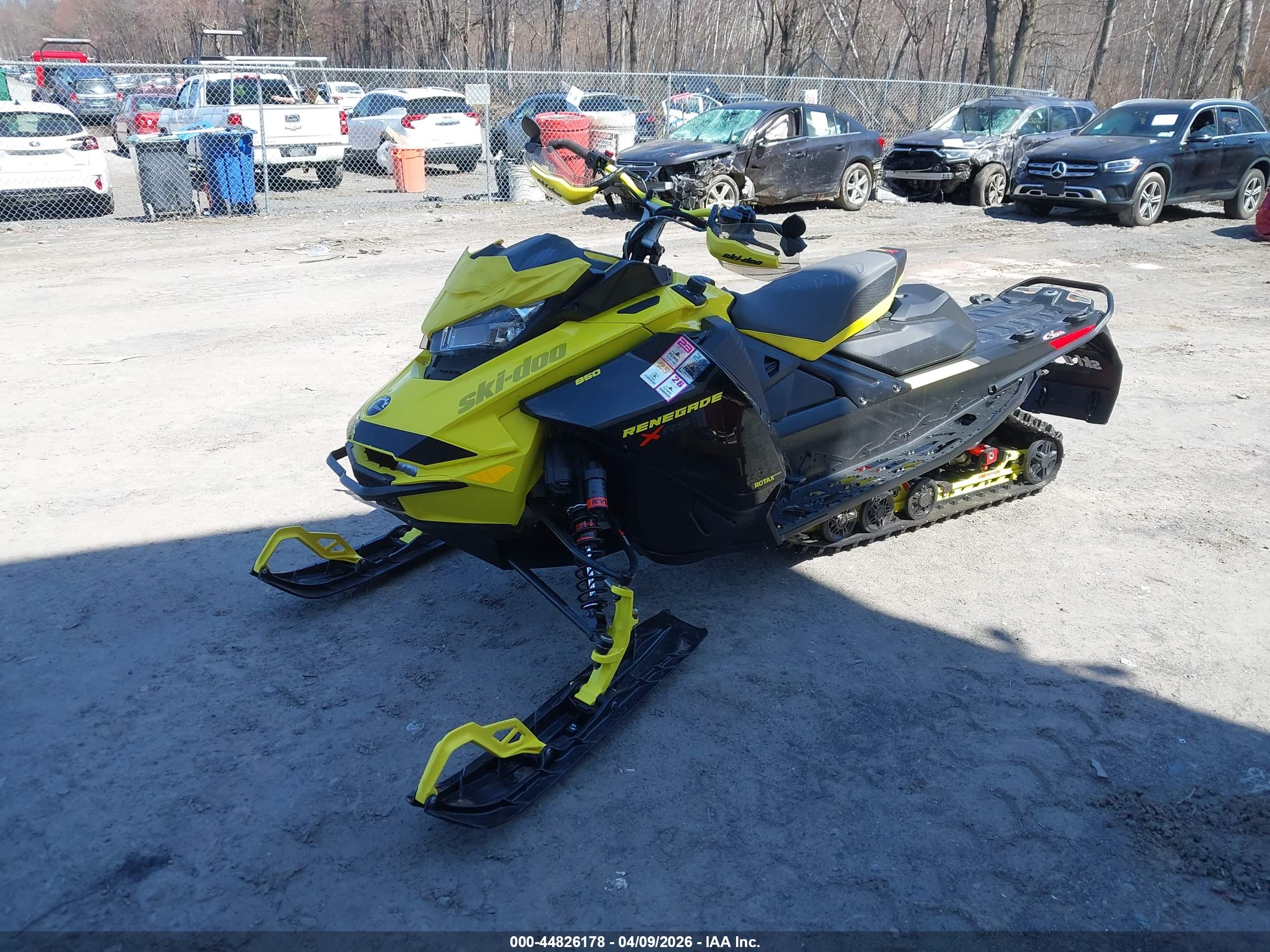 SKI-DOO RENEGADE image 2