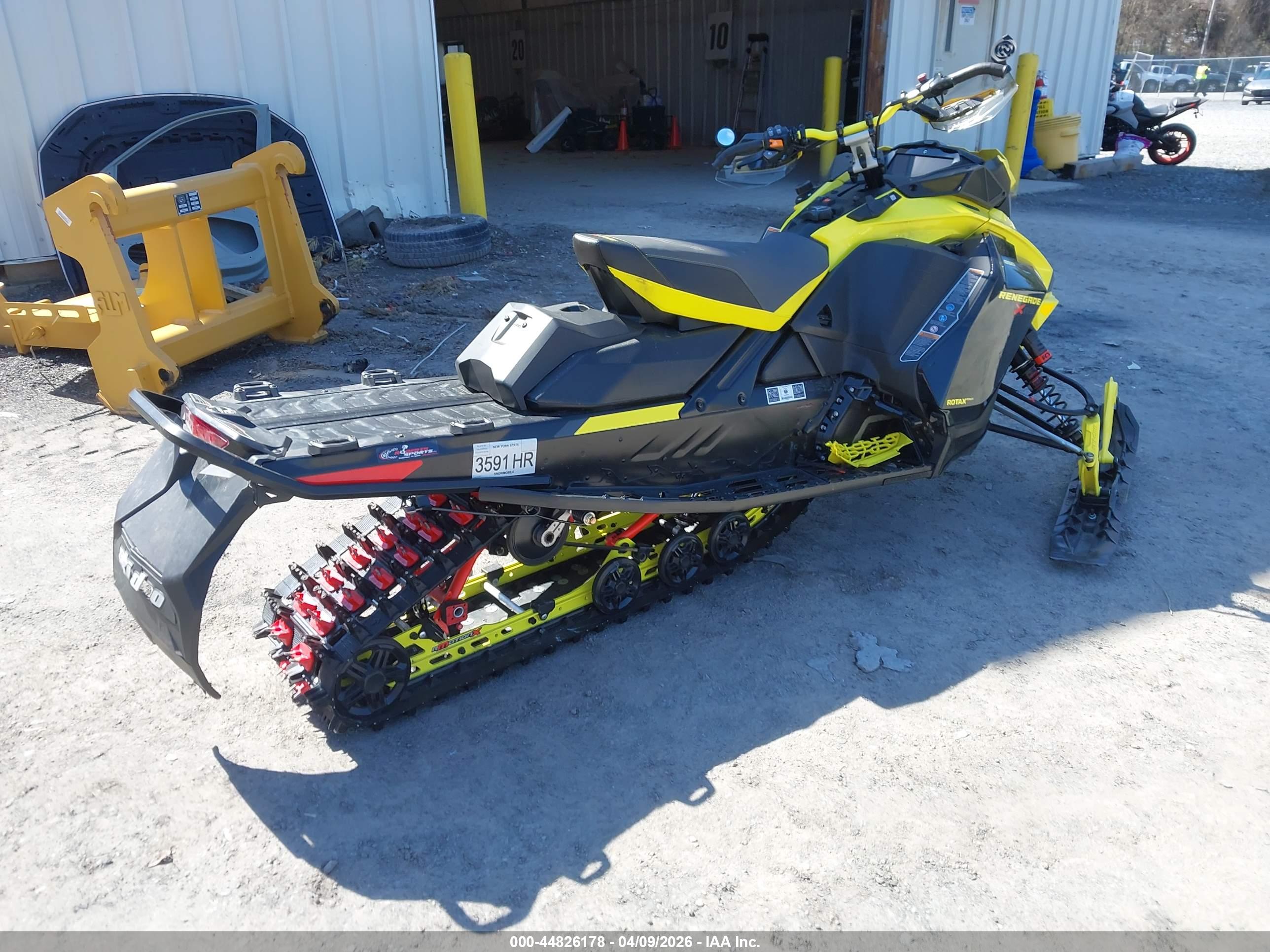 SKI-DOO RENEGADE image 4