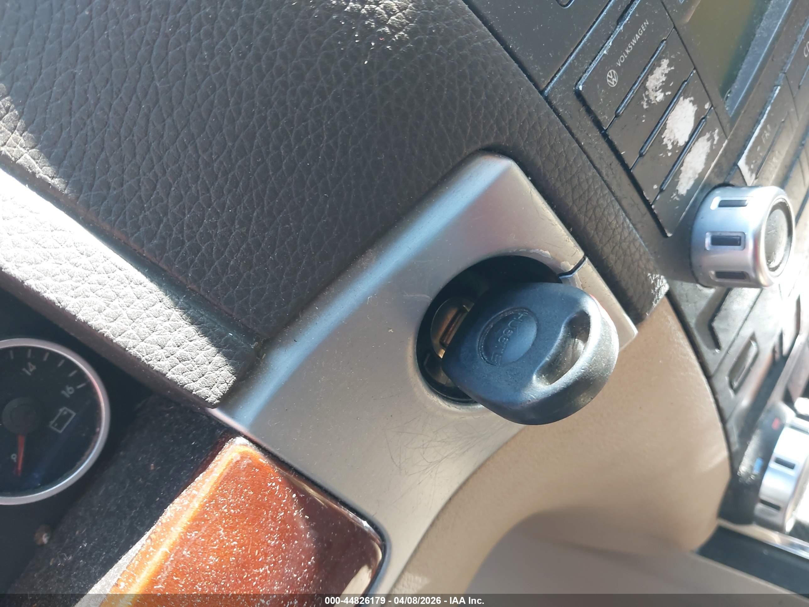 VOLKSWAGEN TOUAREG image 11