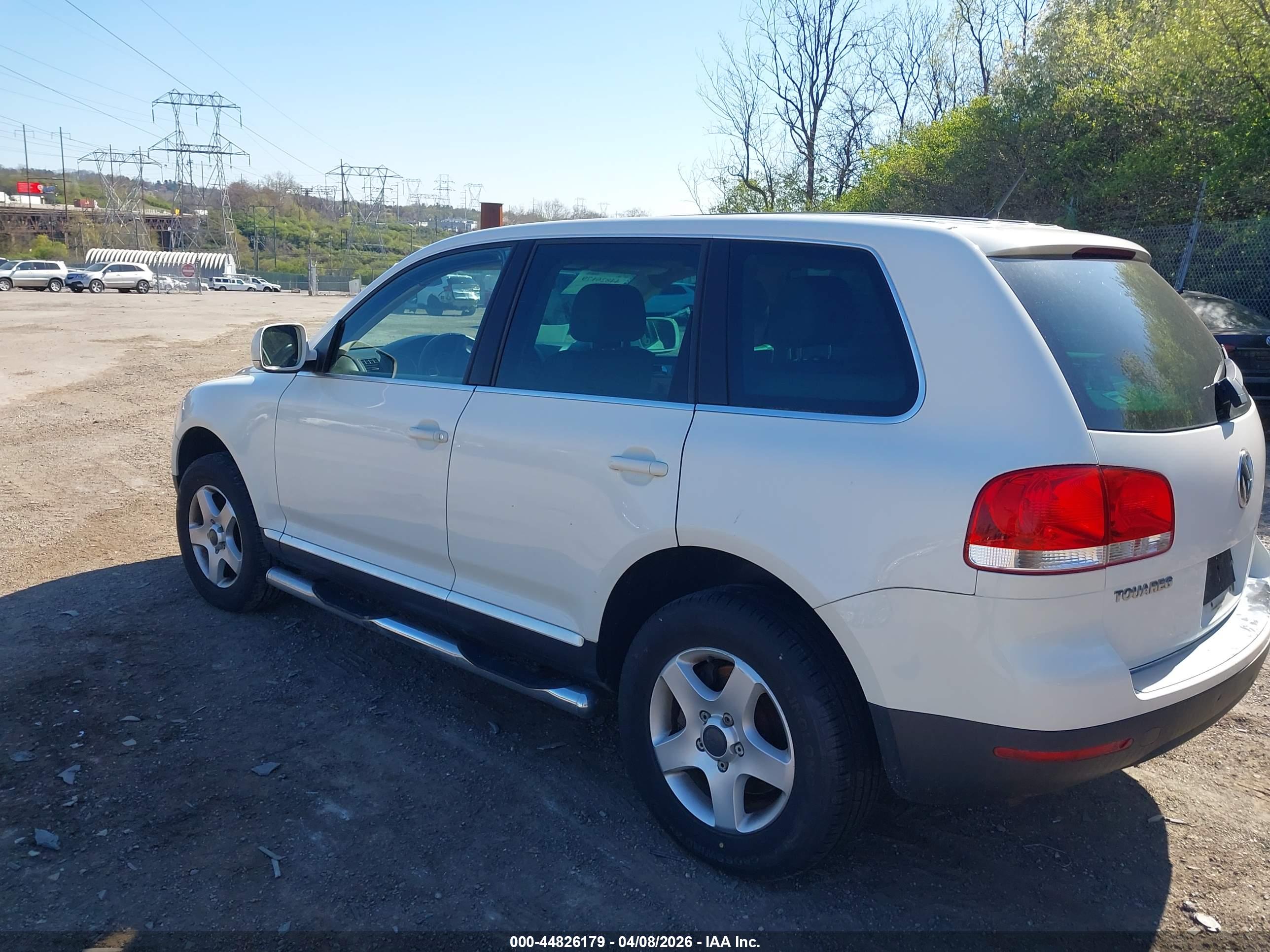 VOLKSWAGEN TOUAREG image 3