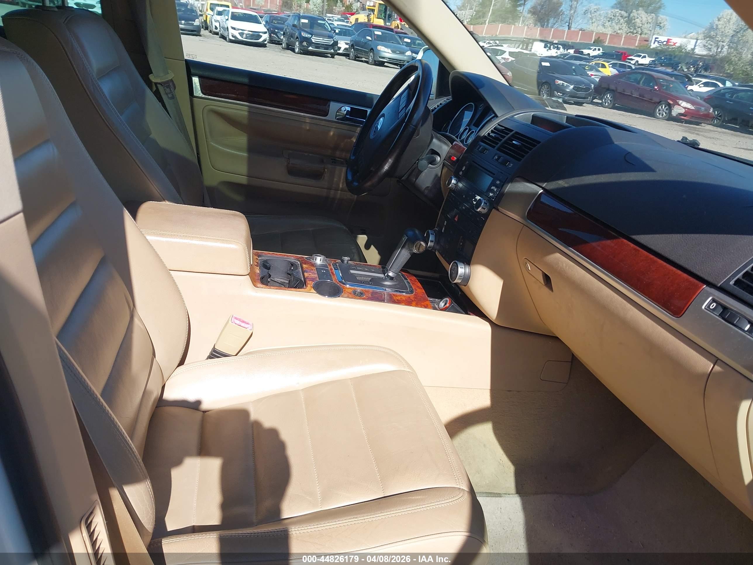VOLKSWAGEN TOUAREG image 5