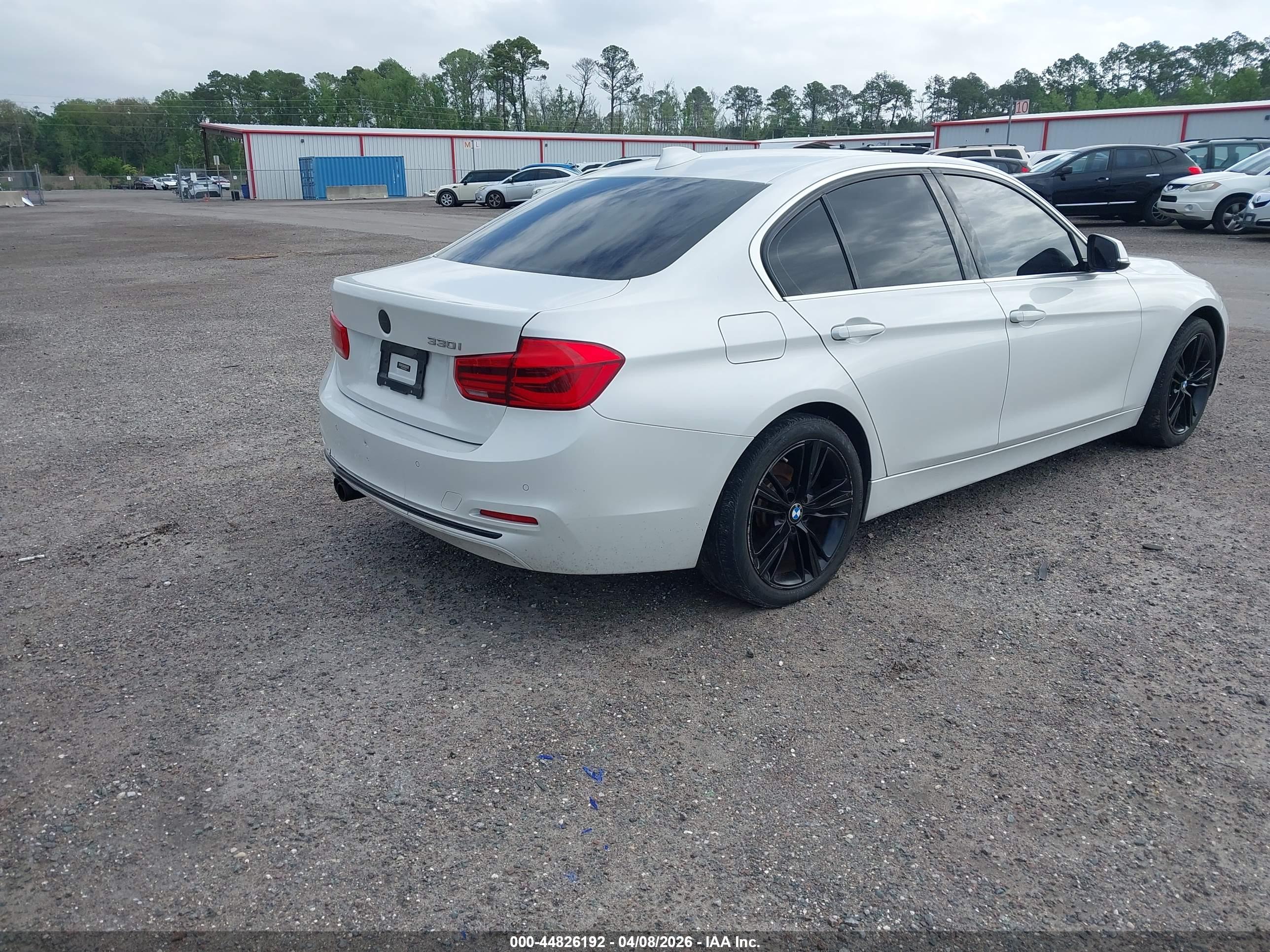 BMW 330I image 4