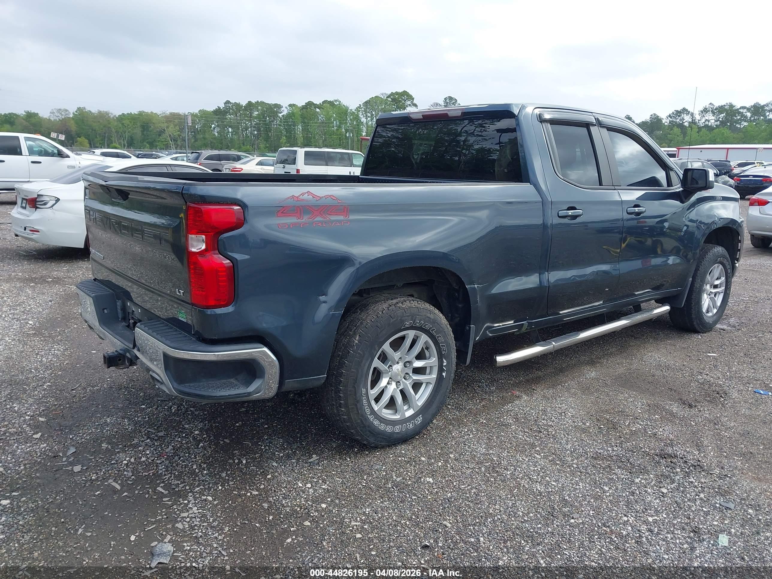 CHEVROLET SILVERADO image 4