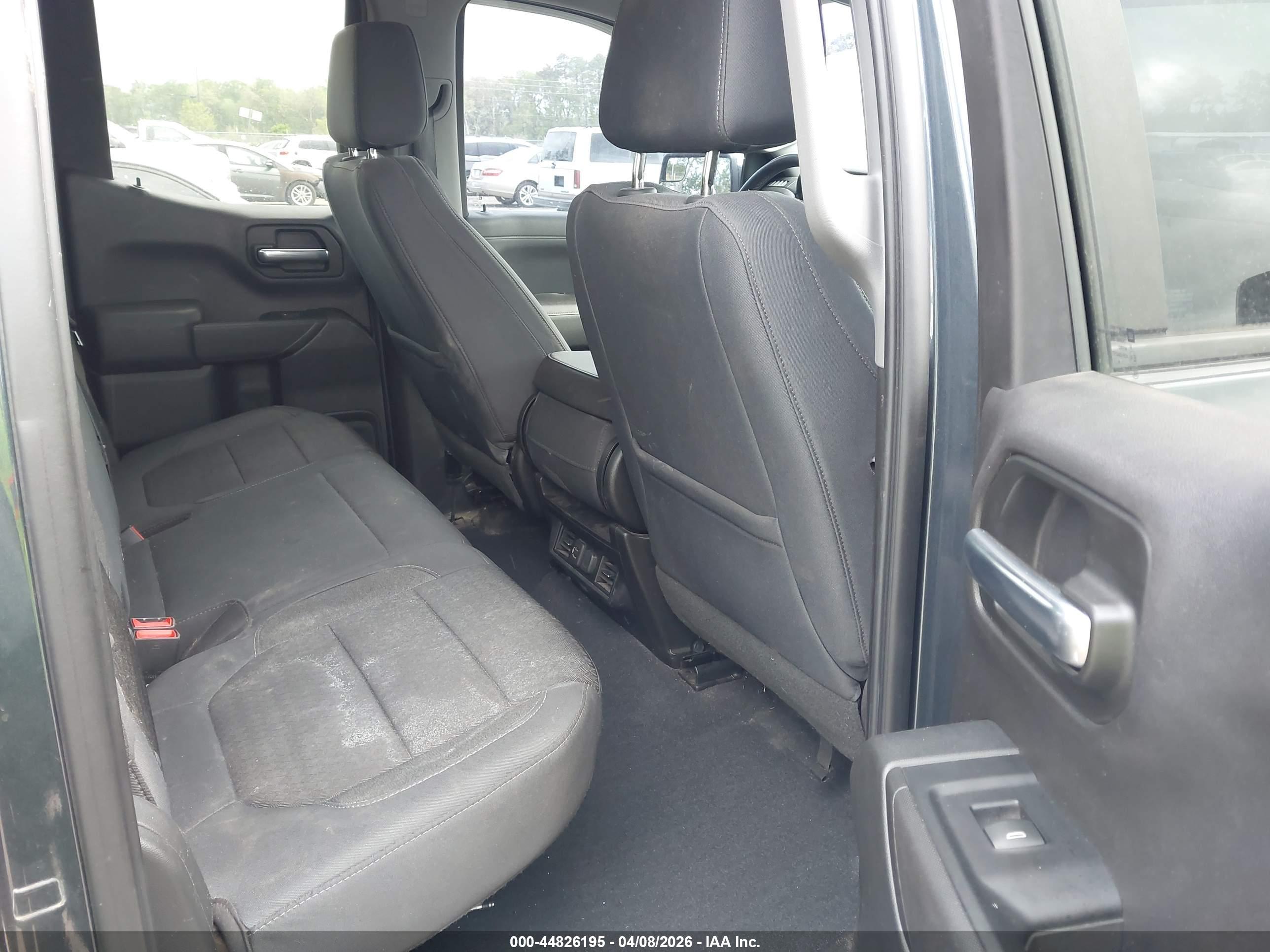 CHEVROLET SILVERADO image 8