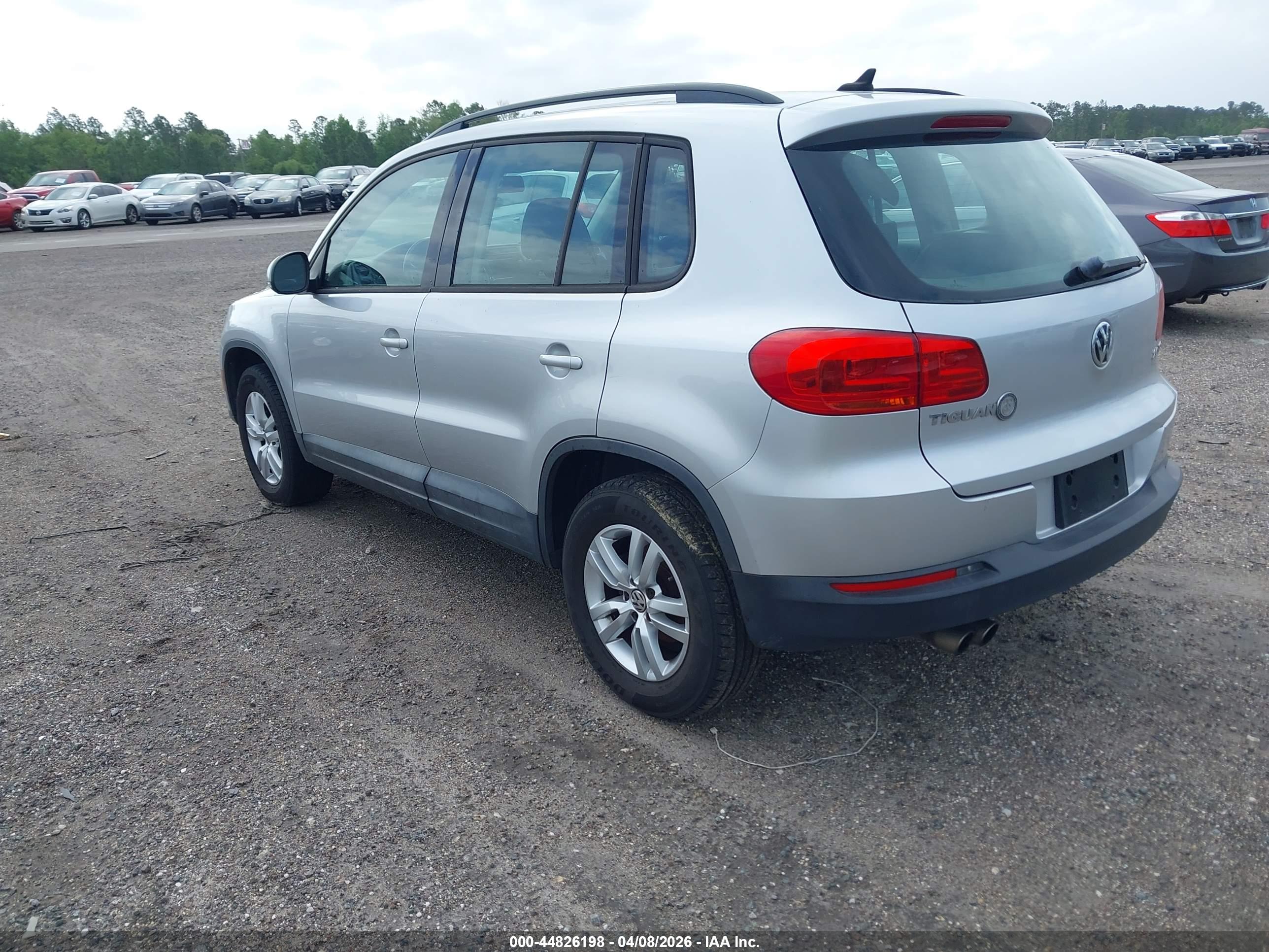 VOLKSWAGEN TIGUAN image 3
