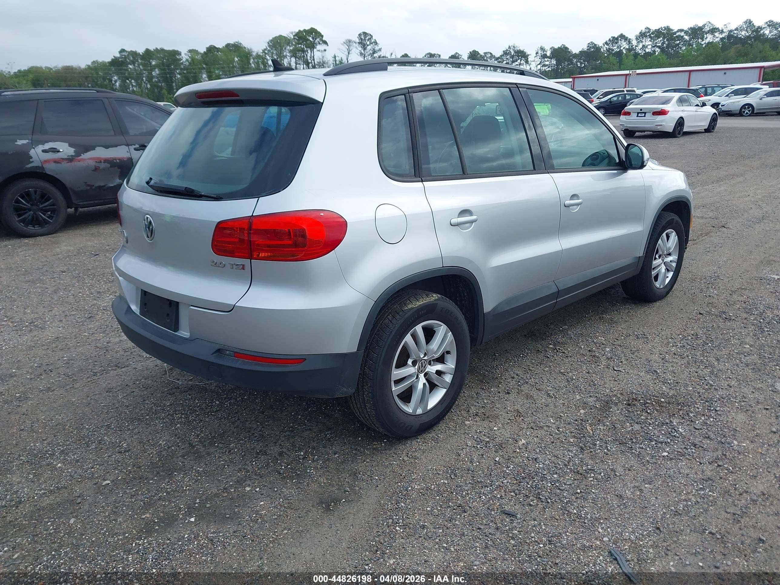 VOLKSWAGEN TIGUAN image 4