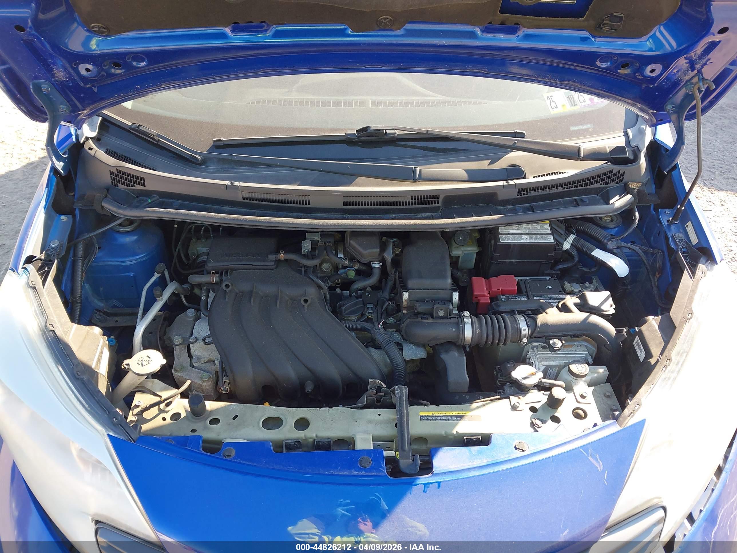NISSAN VERSA image 10