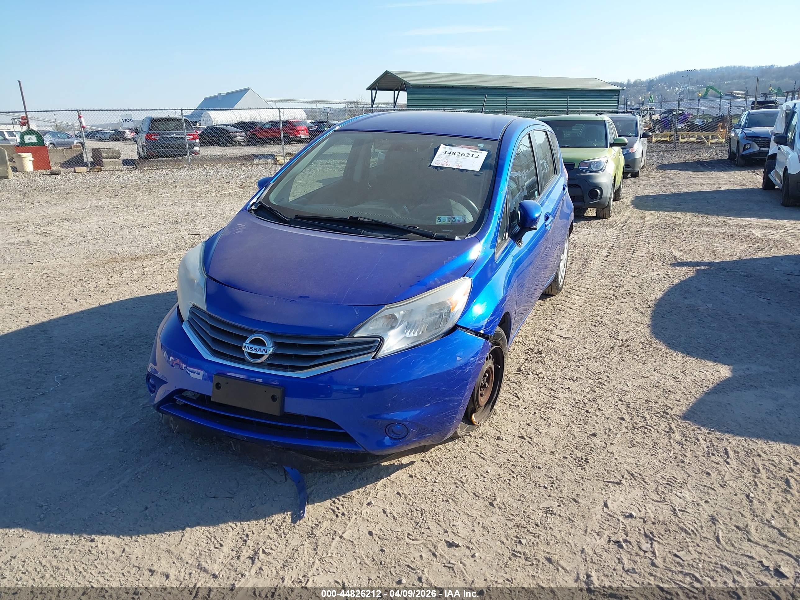 NISSAN VERSA image 2