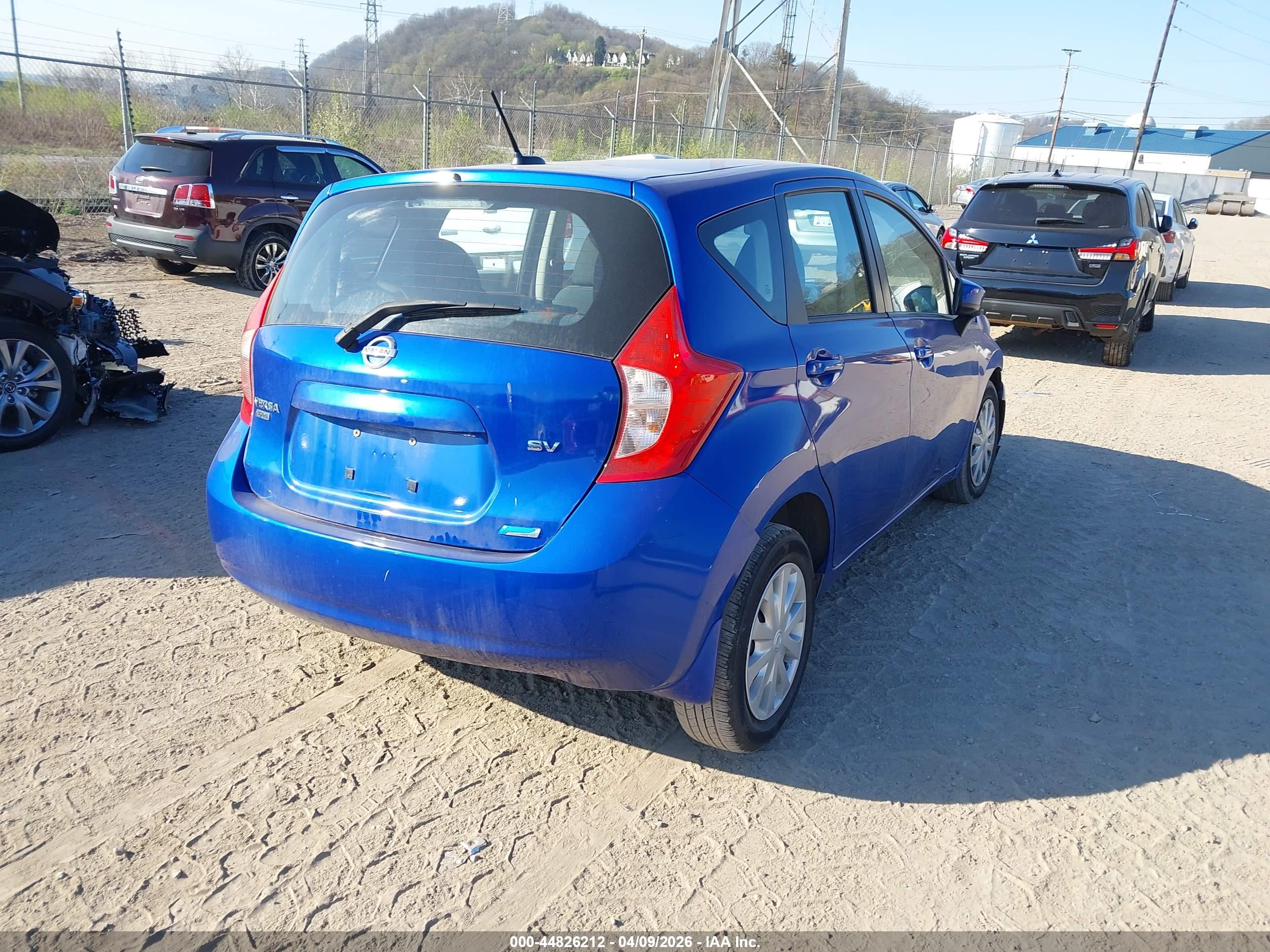 NISSAN VERSA image 4