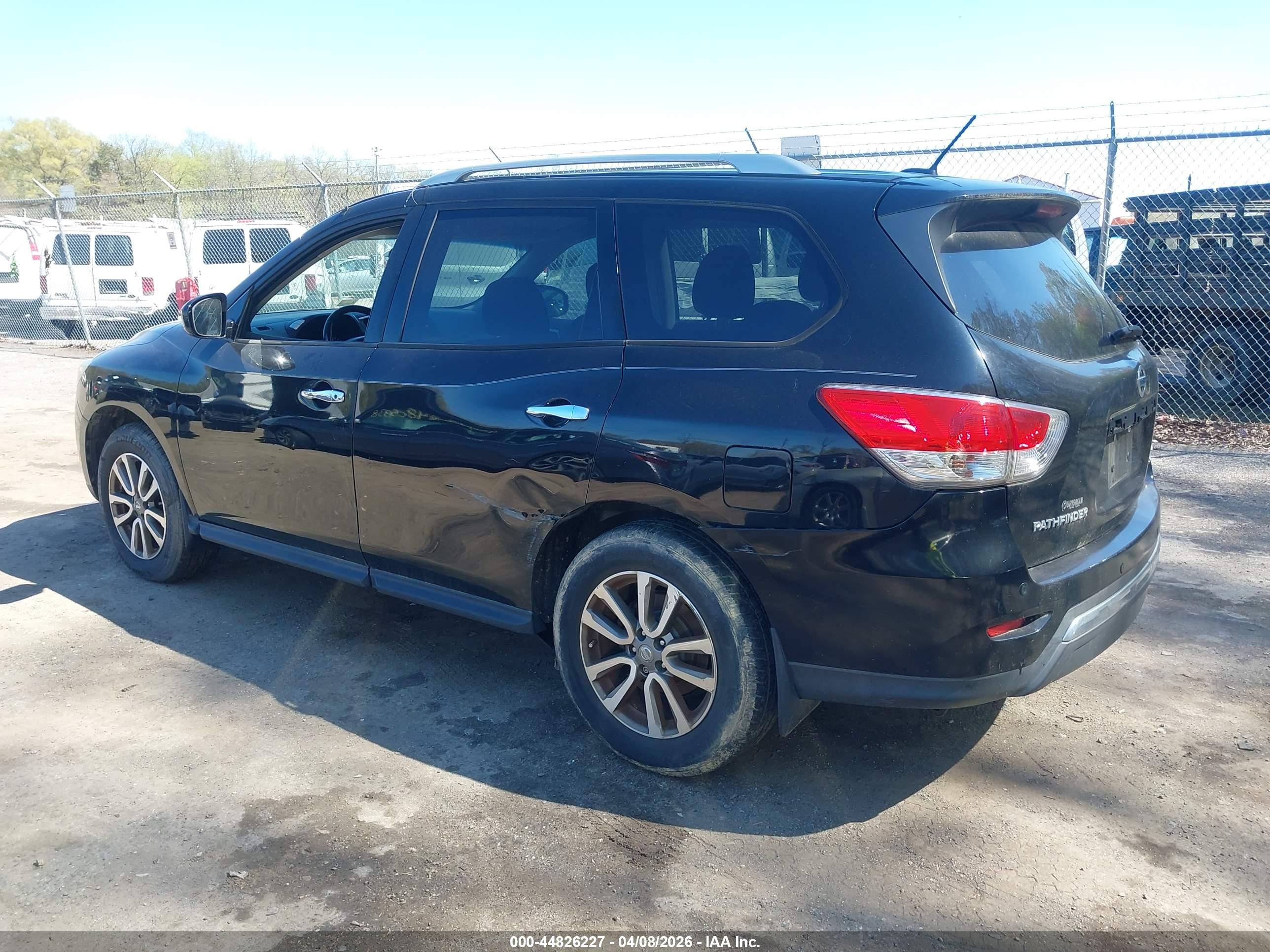 NISSAN PATHFINDER image 3