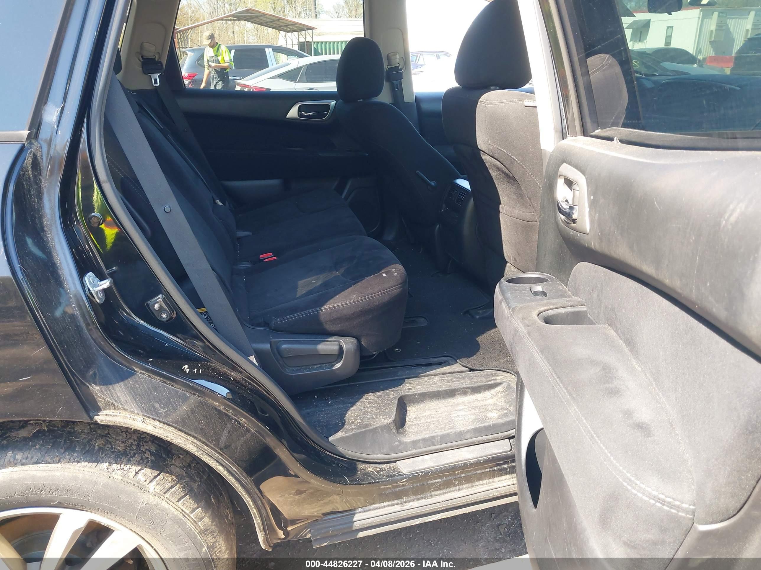 NISSAN PATHFINDER image 8