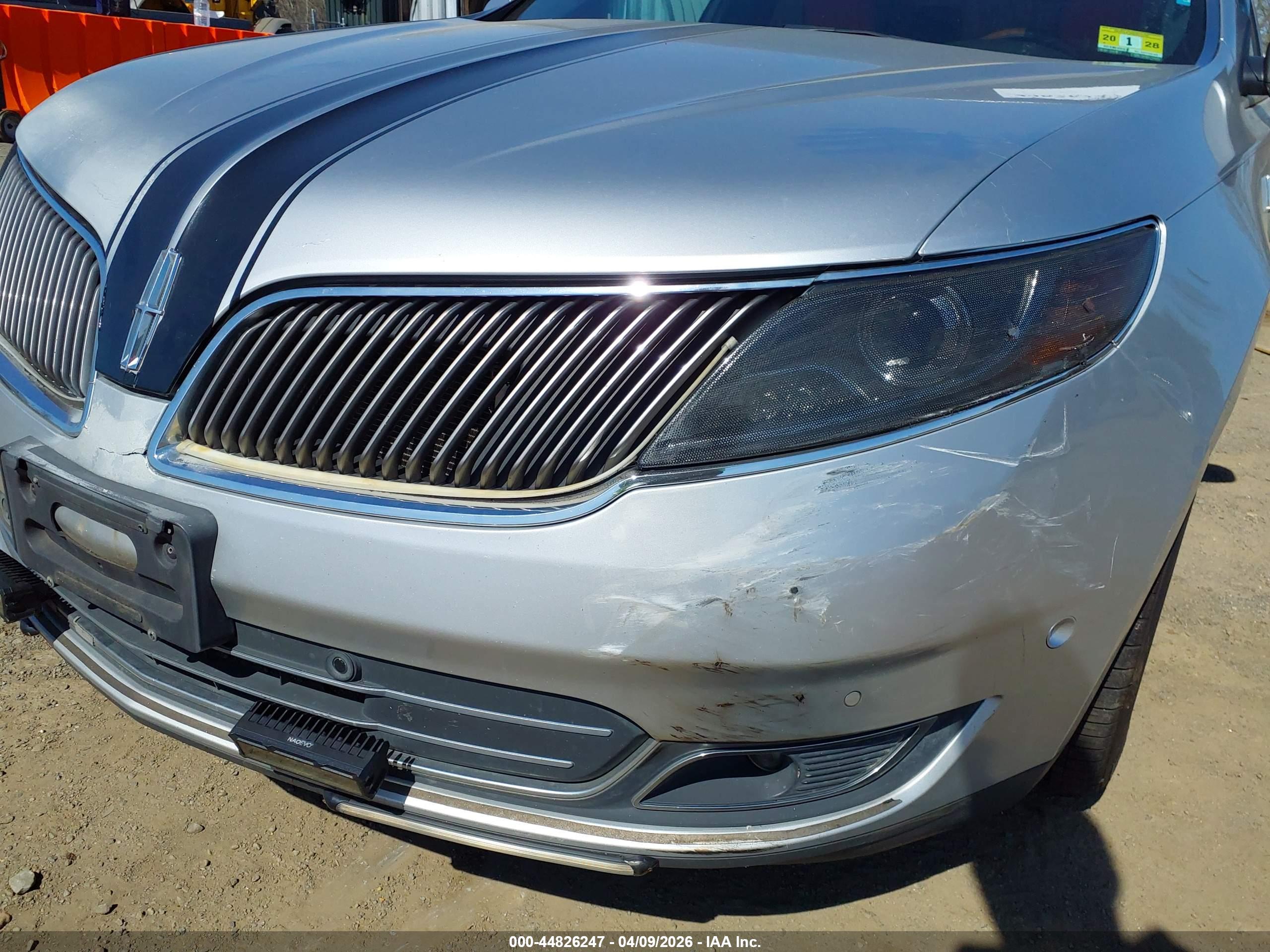 LINCOLN MKS image 6