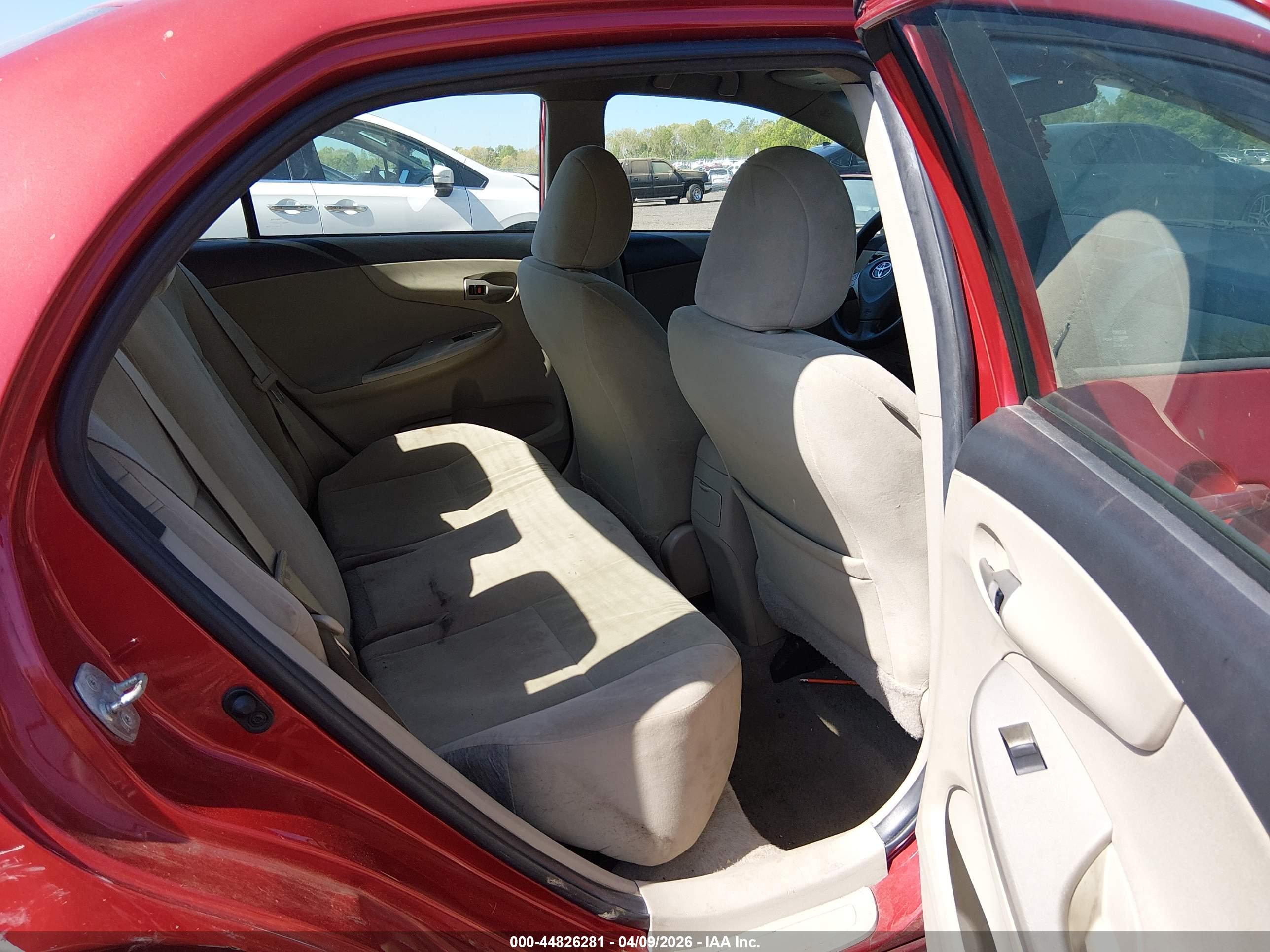 TOYOTA COROLLA image 8