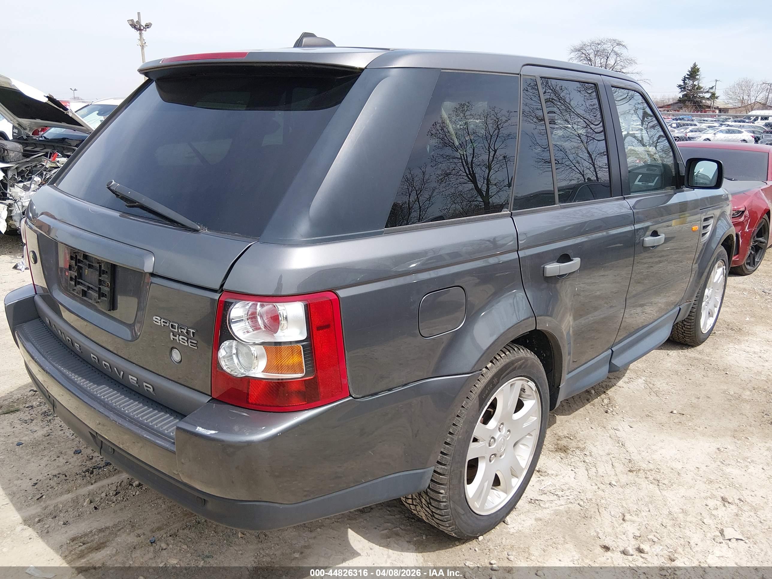 LAND ROVER image 4