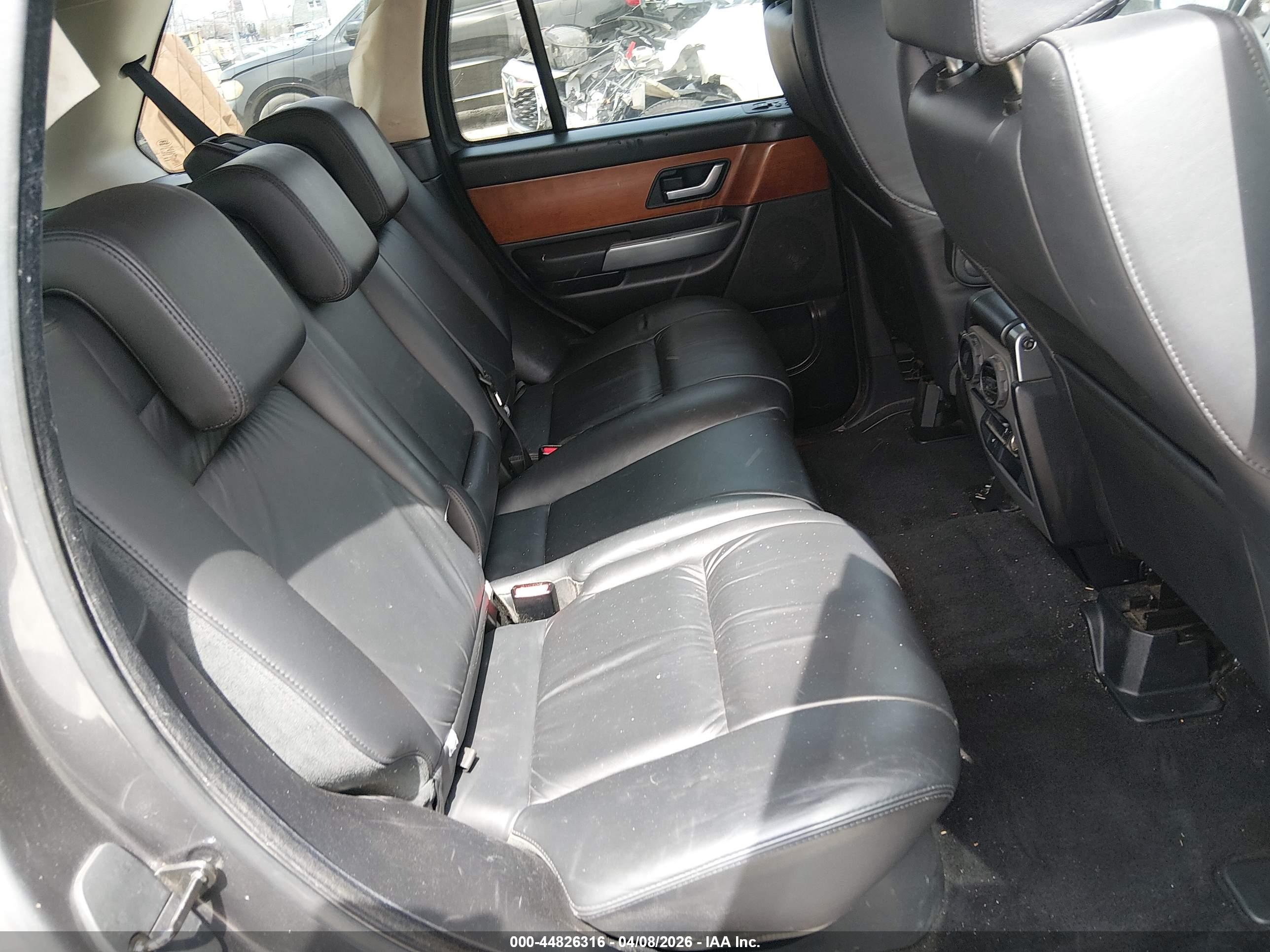 LAND ROVER image 8