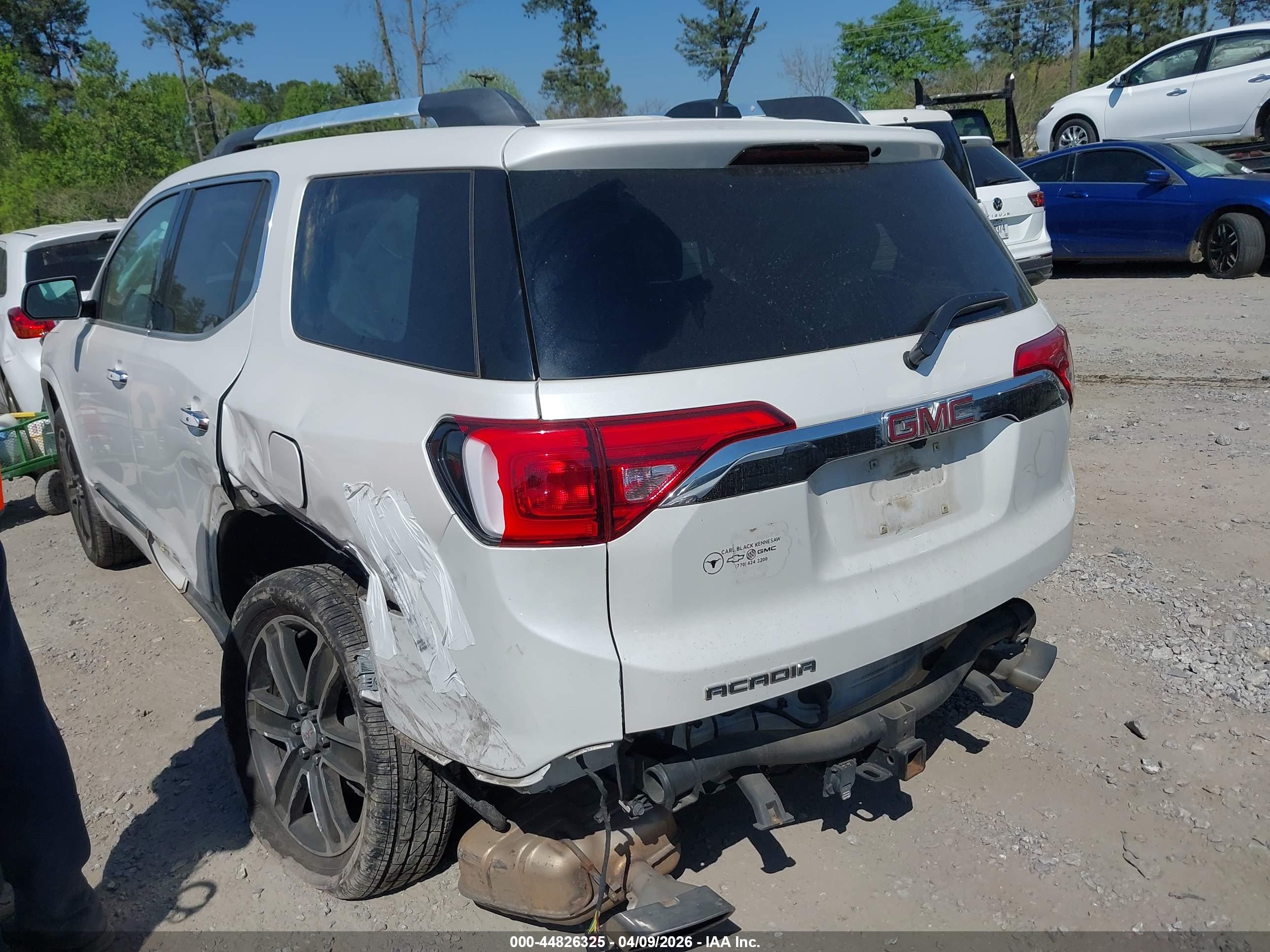 GMC ACADIA image 3