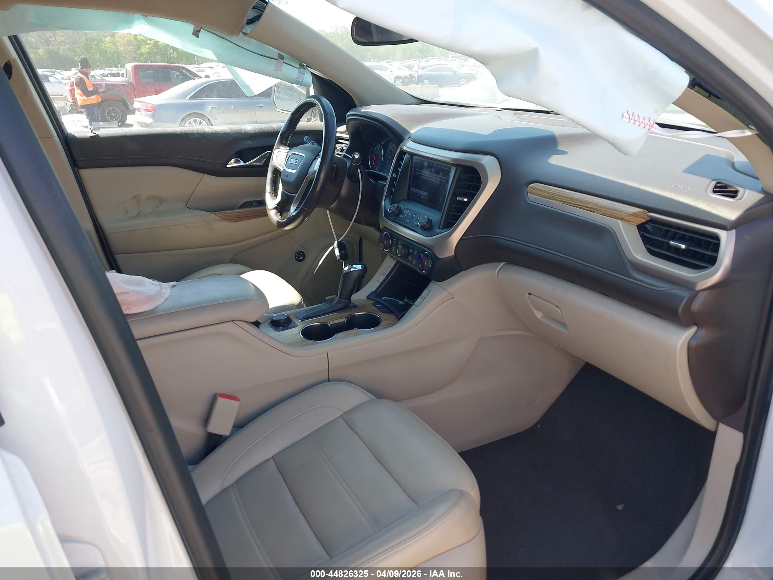 GMC ACADIA image 5