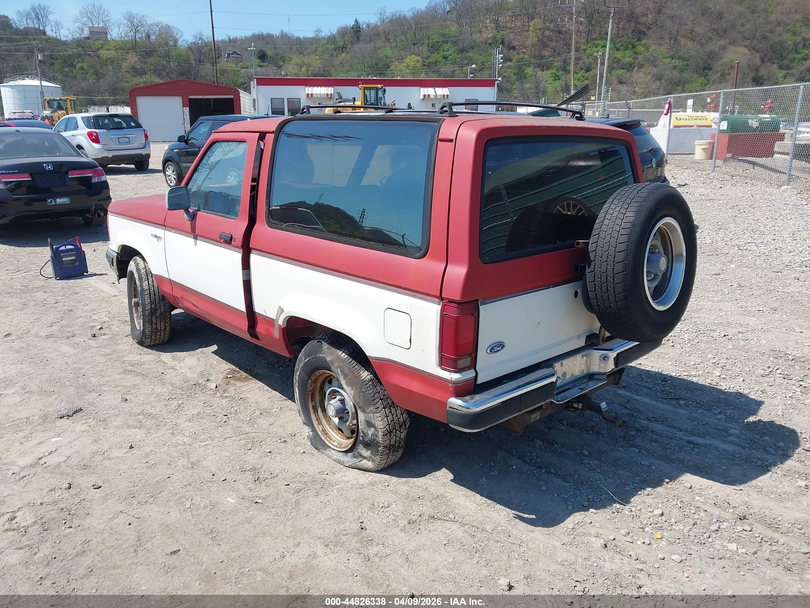 FORD BRONCO image 3