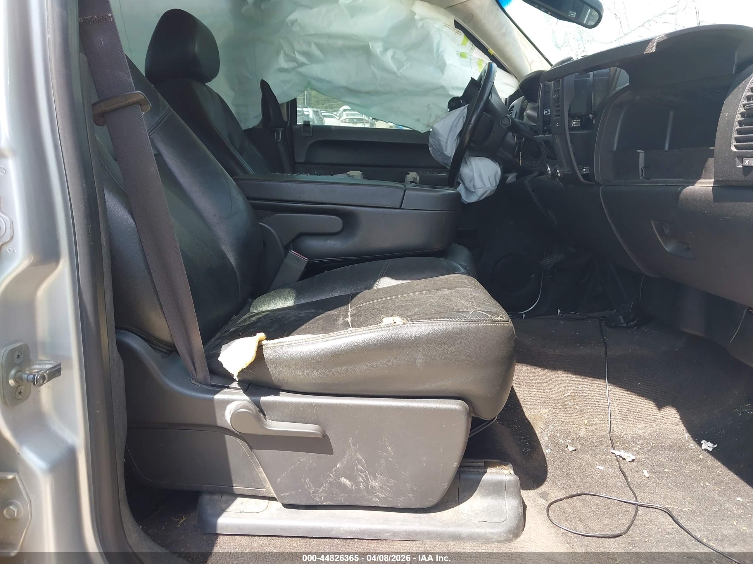 CHEVROLET SILVERADO image 5