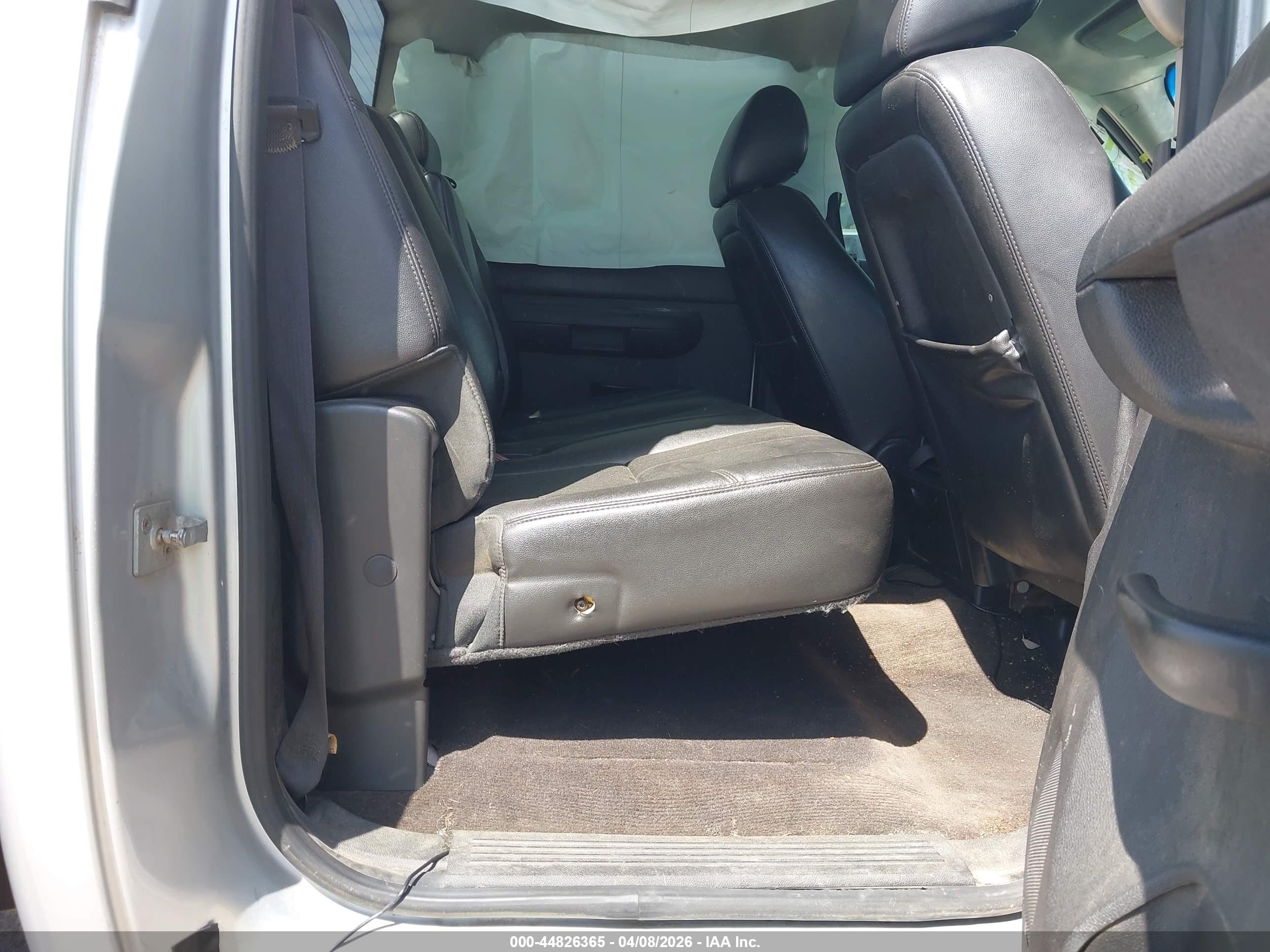 CHEVROLET SILVERADO image 8