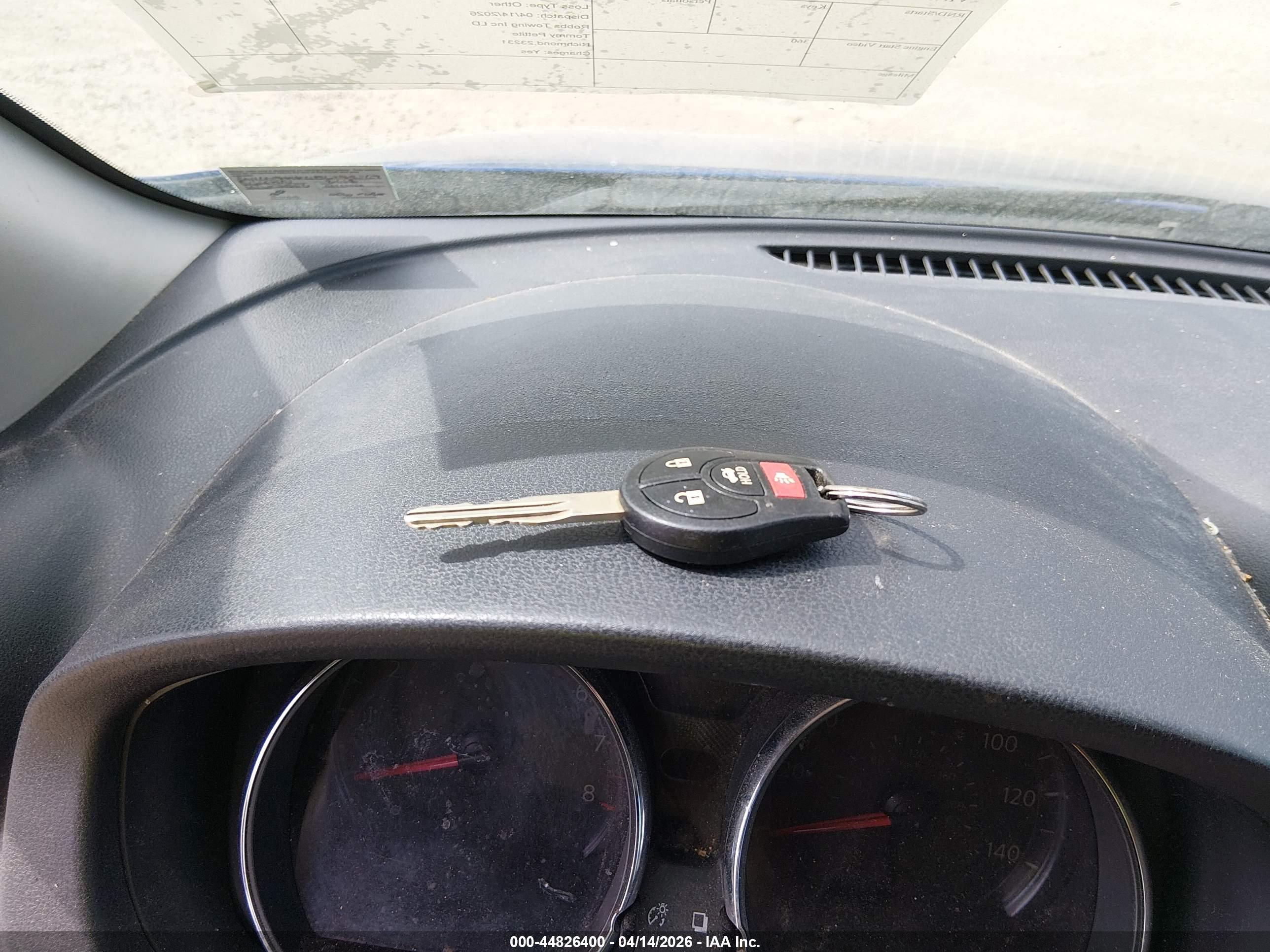 NISSAN VERSA image 11