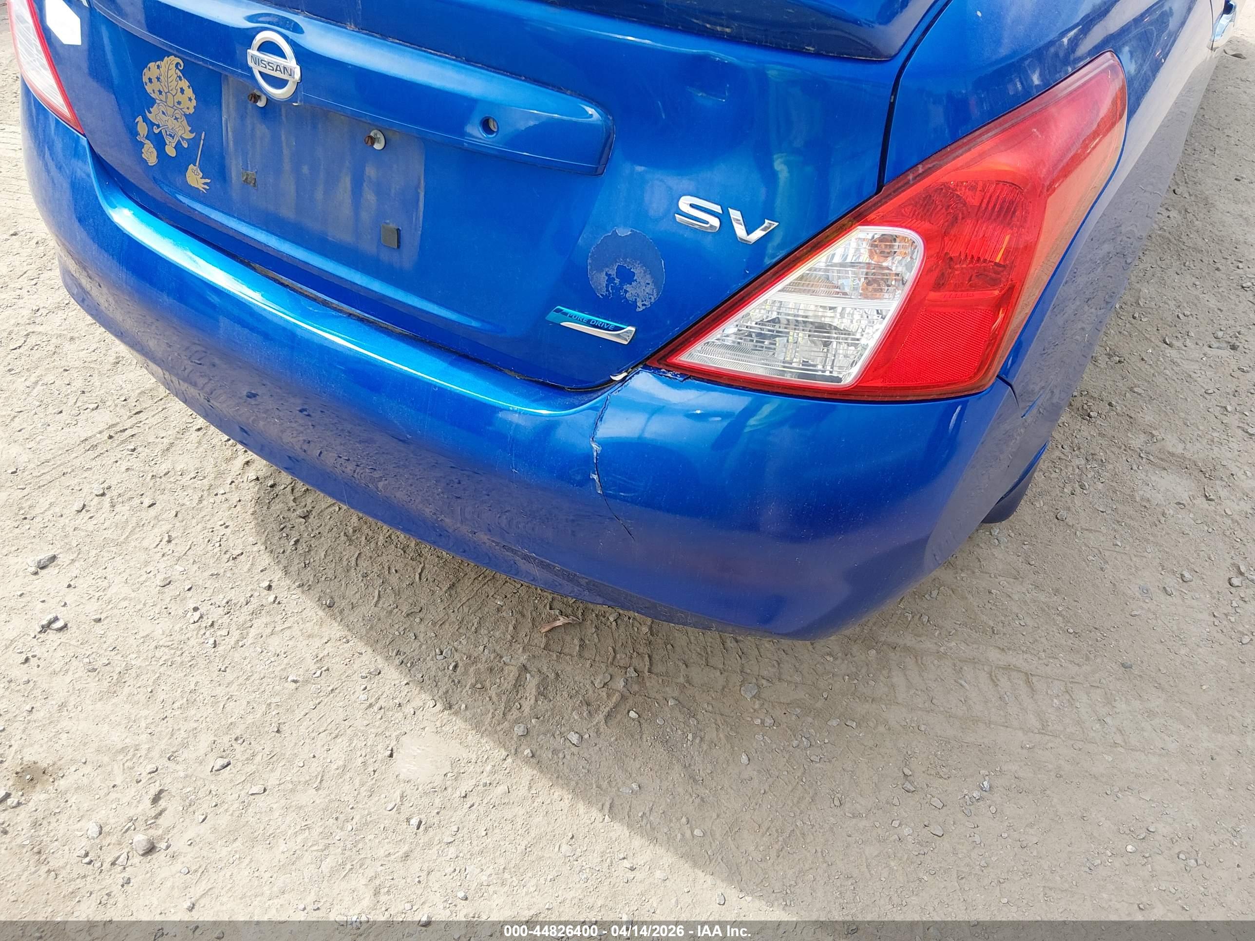 NISSAN VERSA image 6
