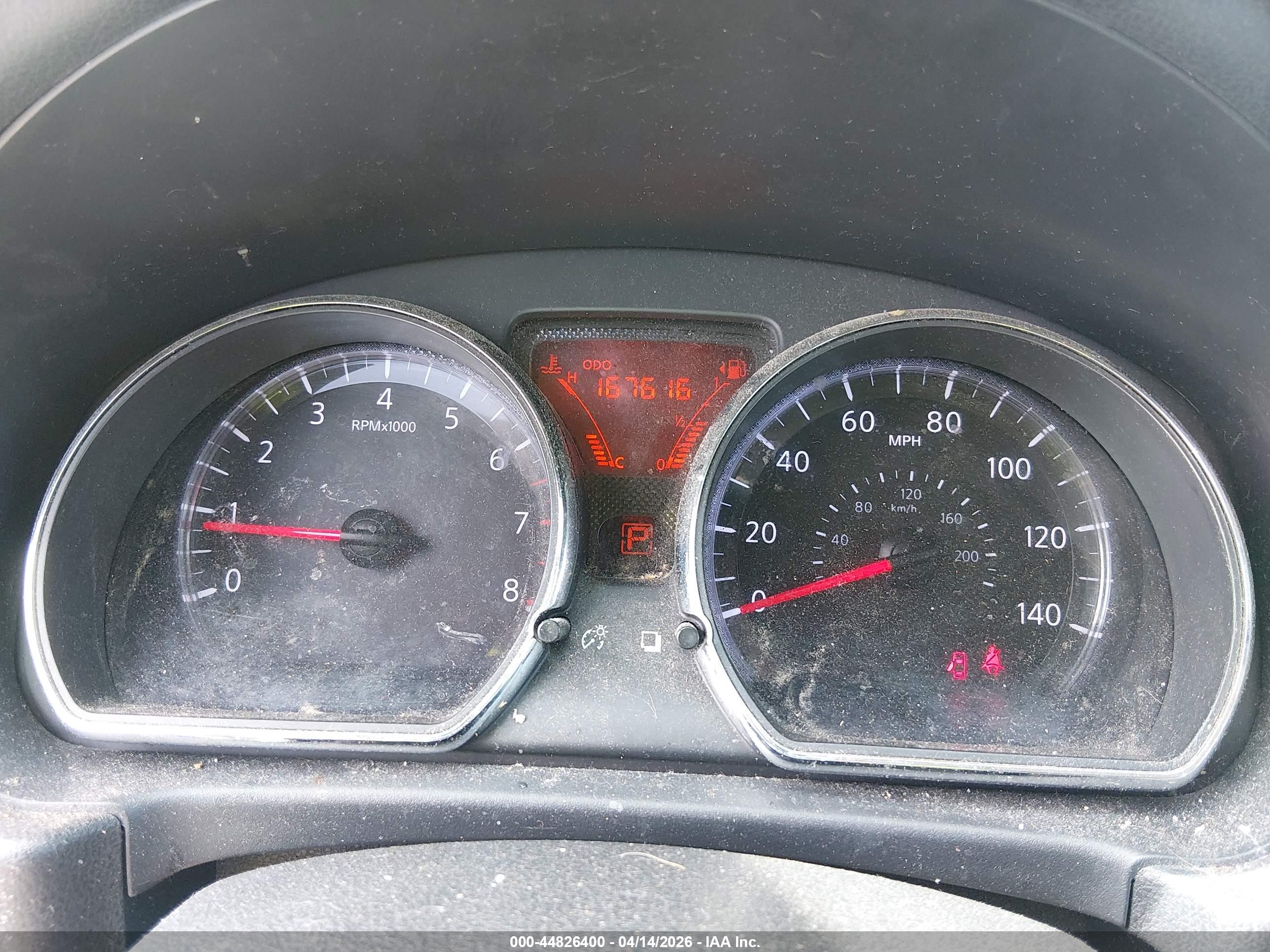 NISSAN VERSA image 7