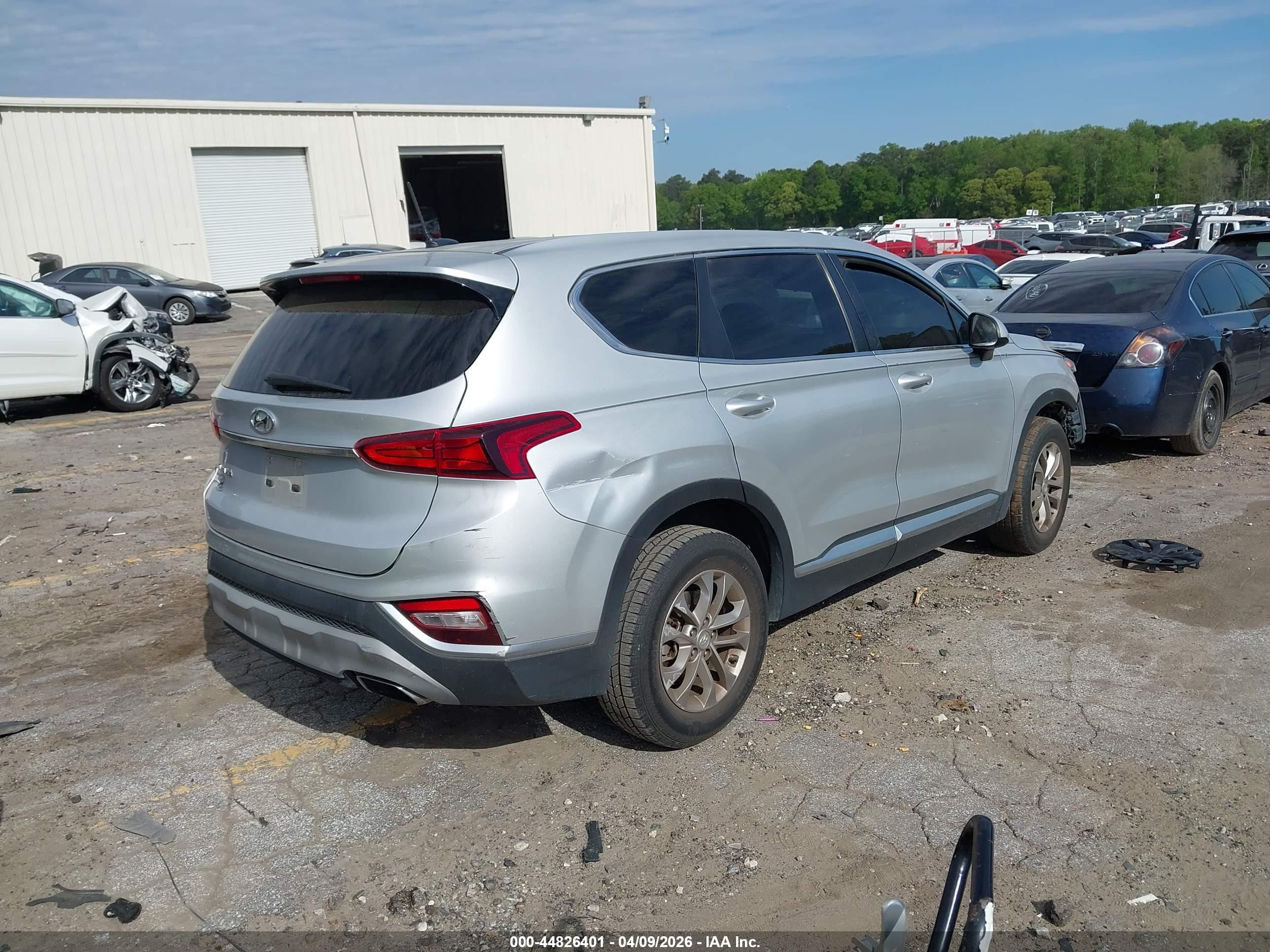 HYUNDAI SANTA image 4