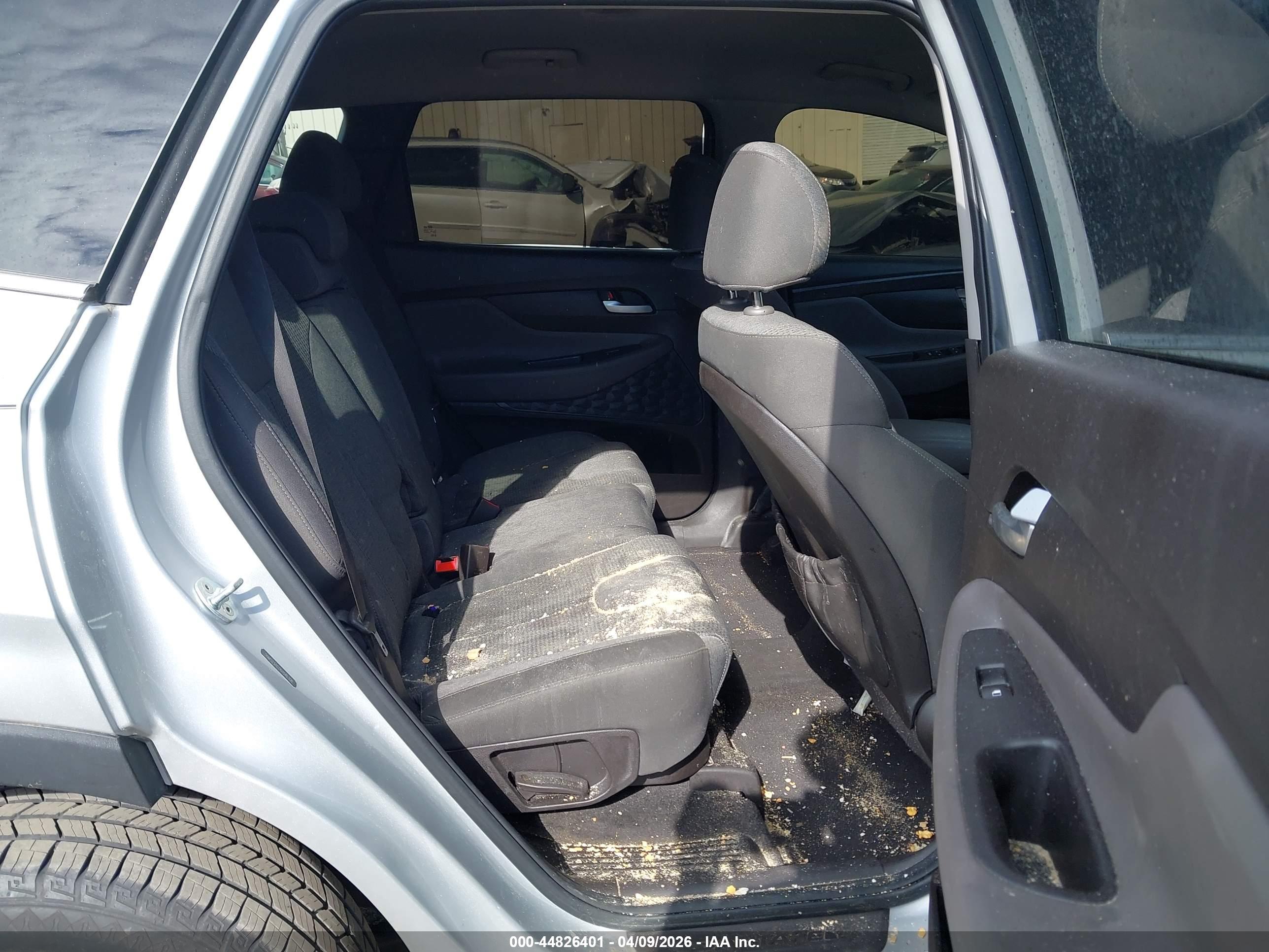 HYUNDAI SANTA image 8