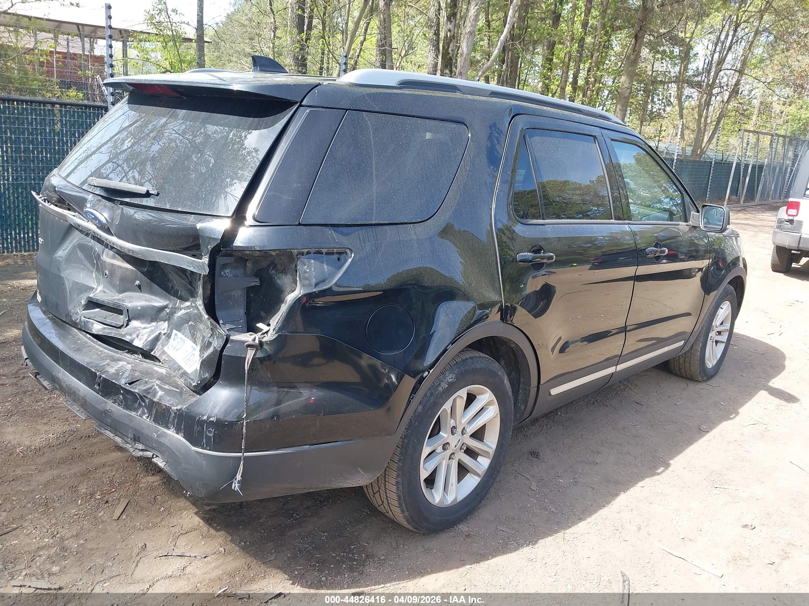 FORD EXPLORER image 4