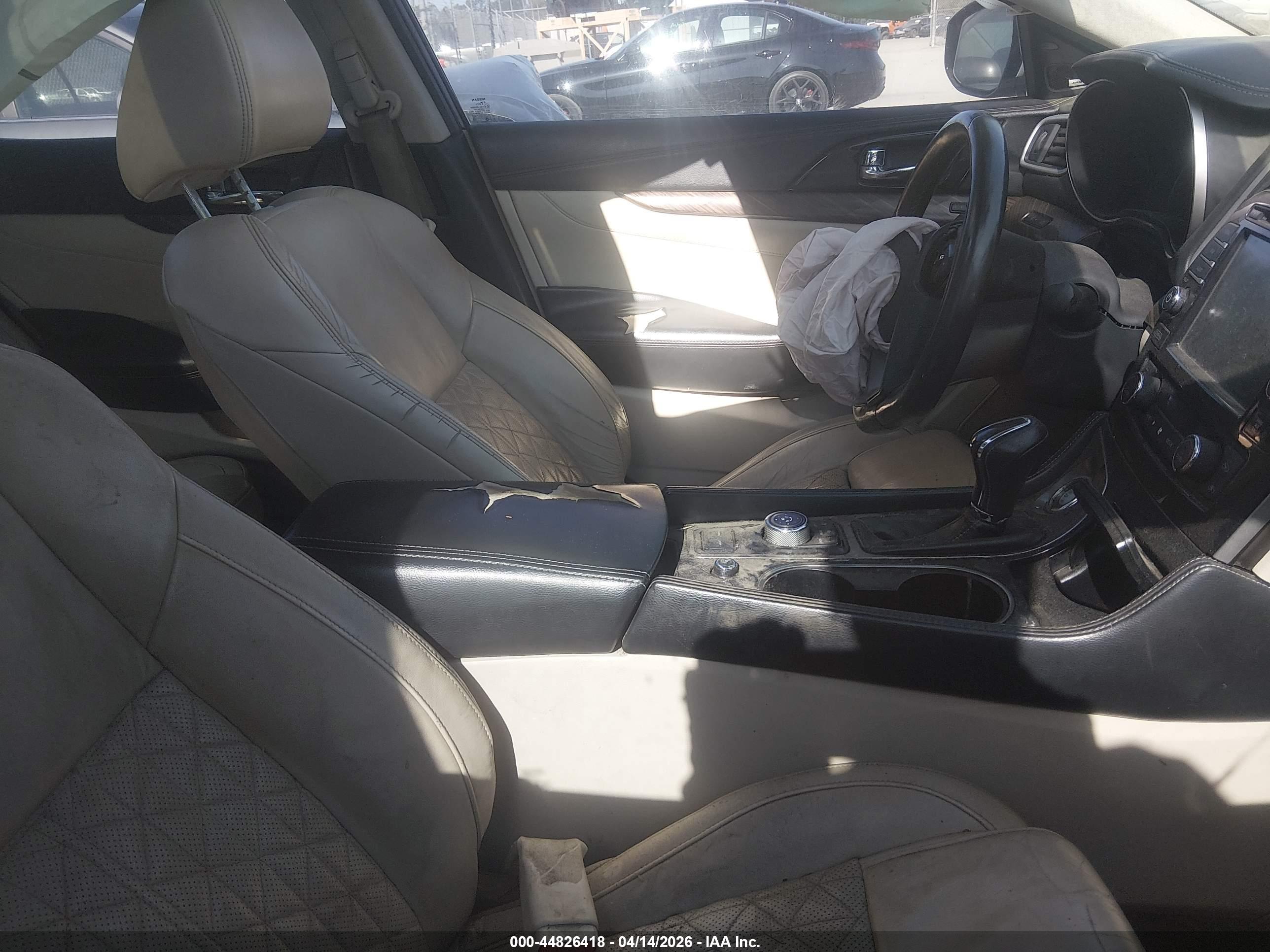 NISSAN MAXIMA image 5