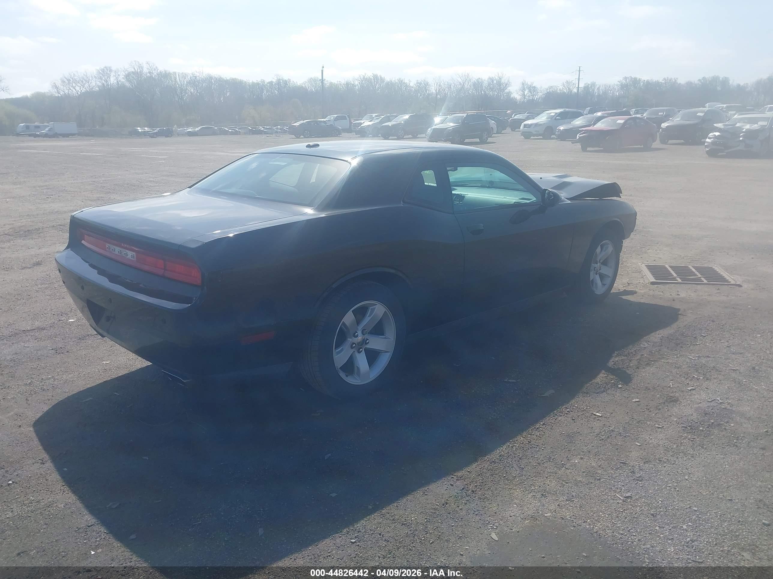 DODGE CHALLENGER image 4