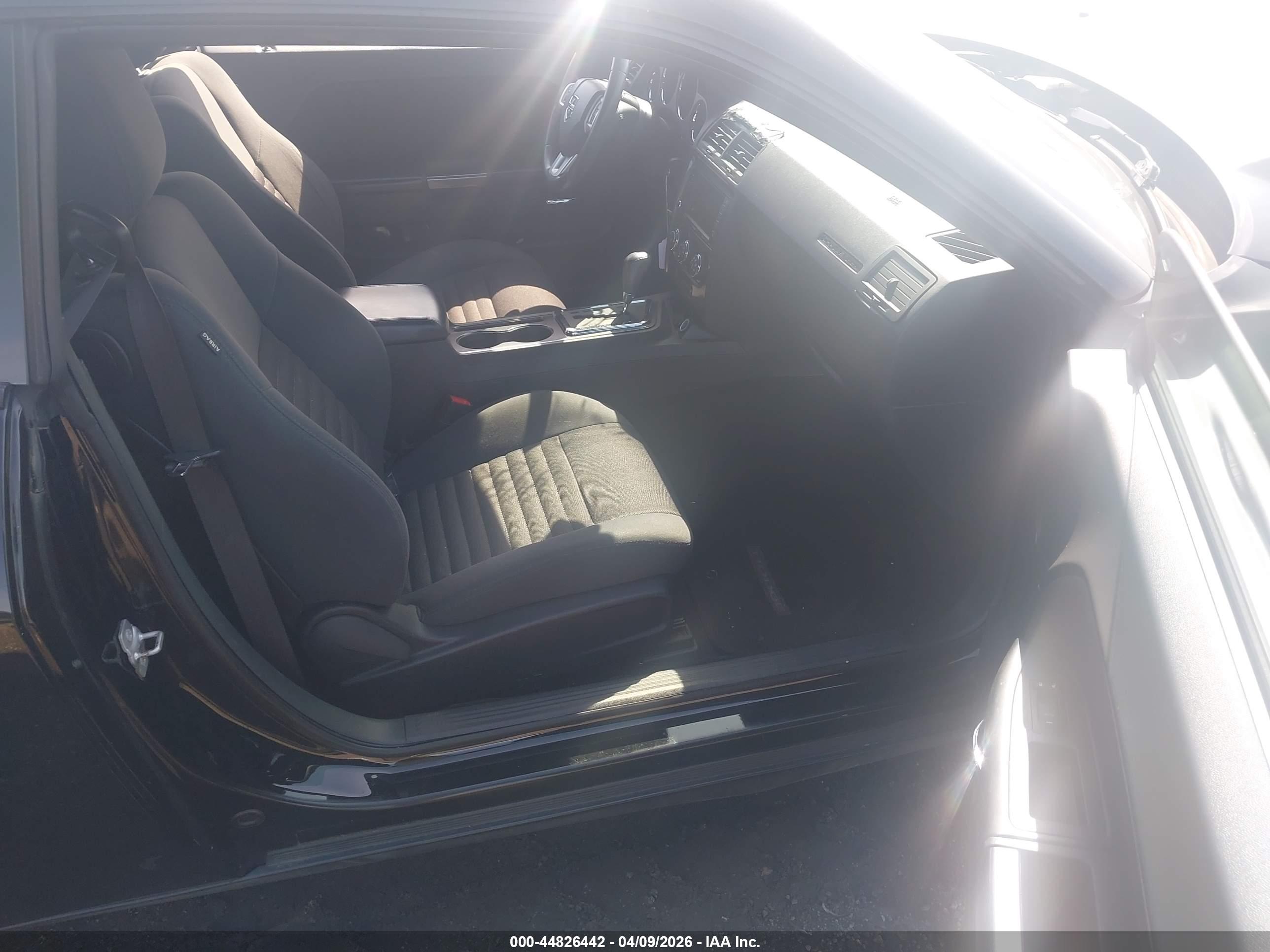 DODGE CHALLENGER image 5