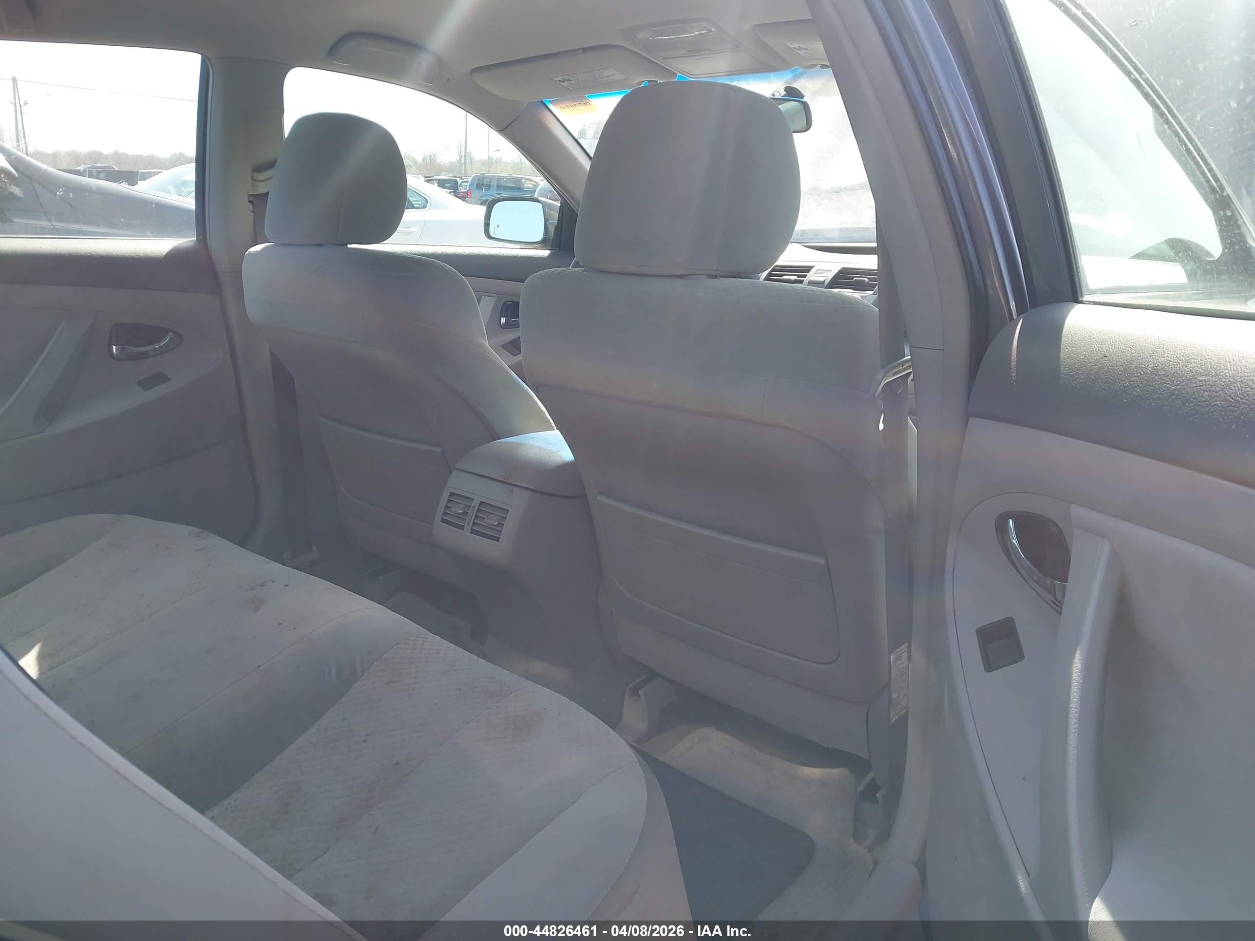 TOYOTA CAMRY image 8
