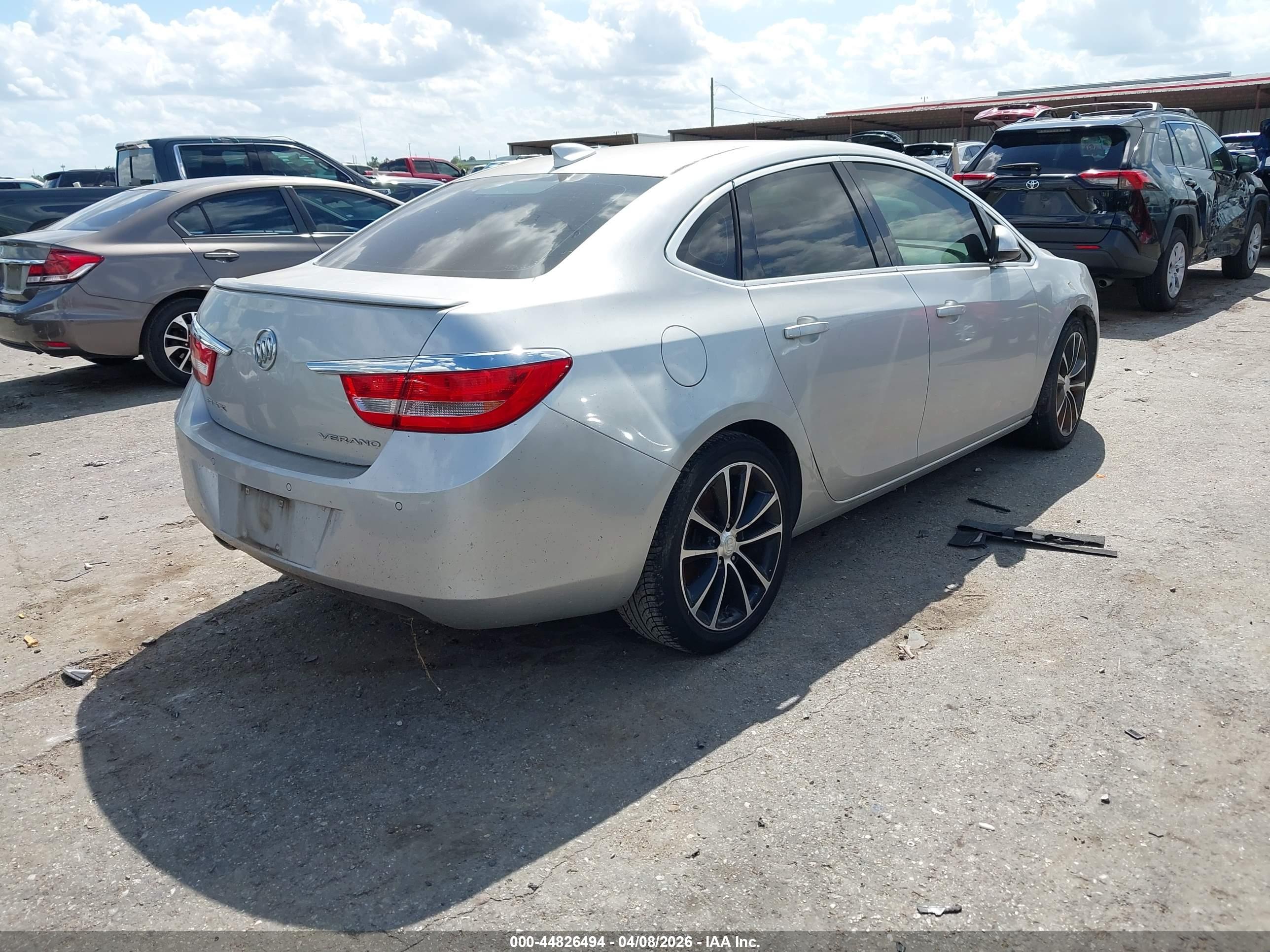 BUICK VERANO image 4
