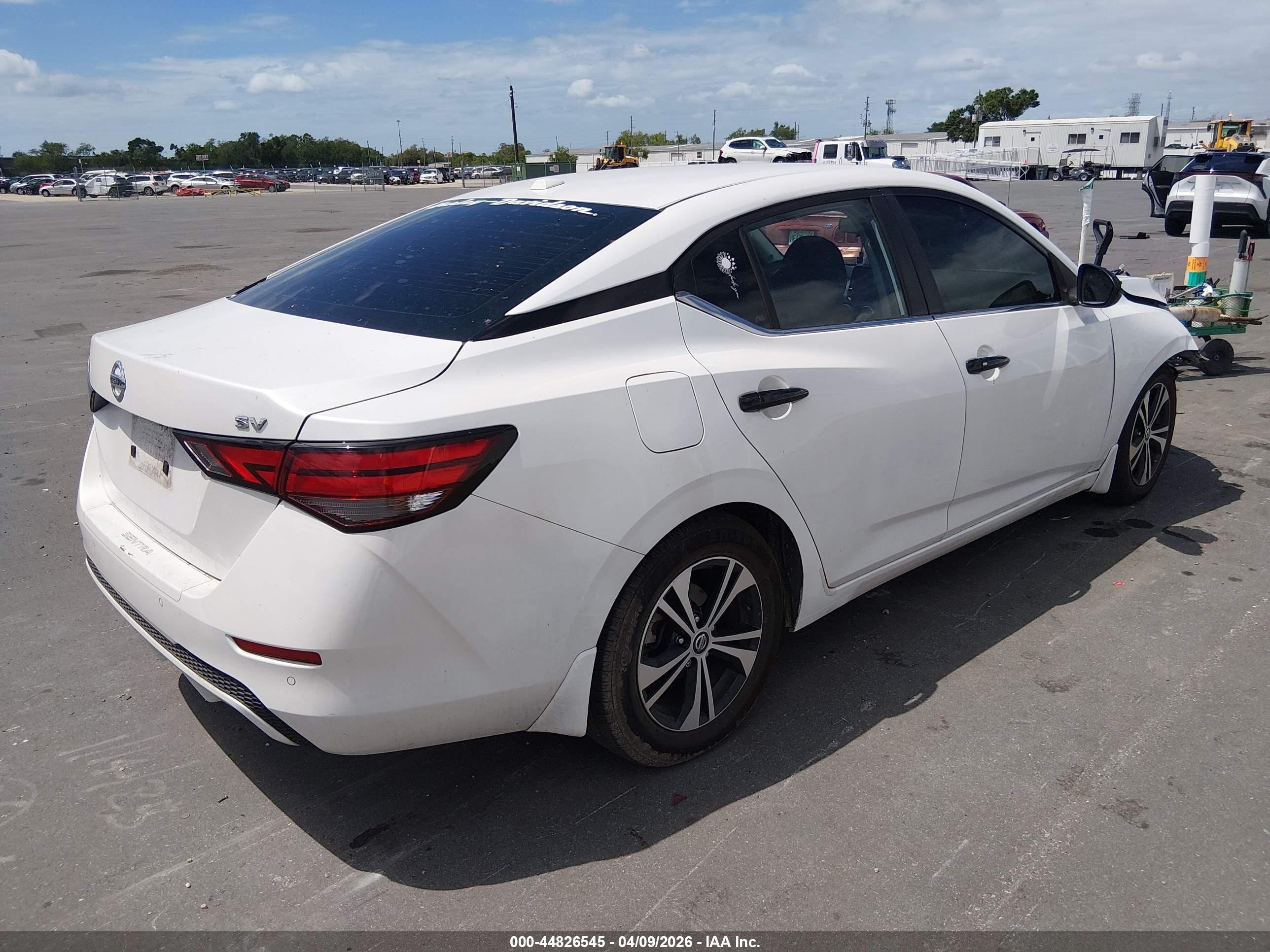 NISSAN SENTRA image 4