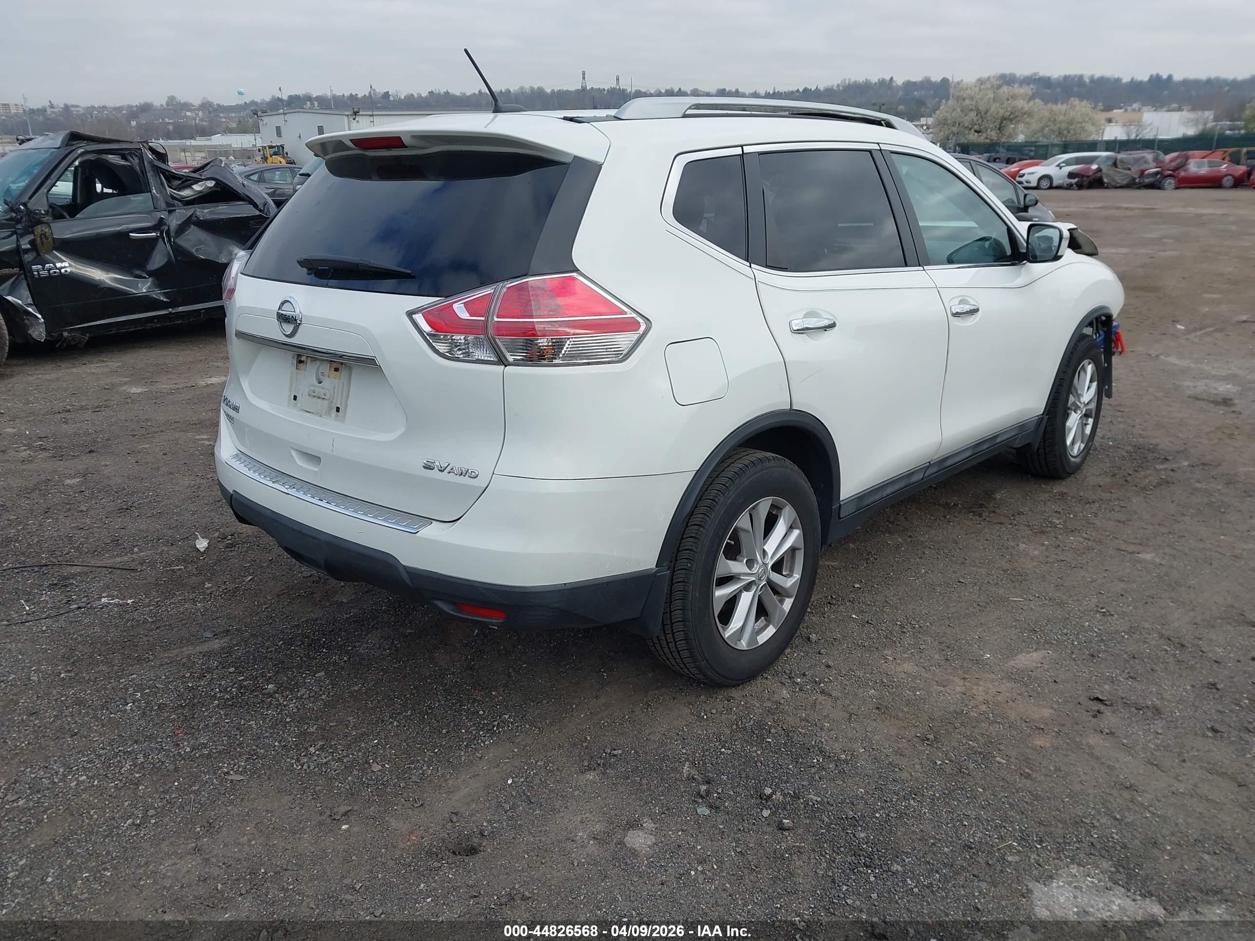 NISSAN ROGUE image 4