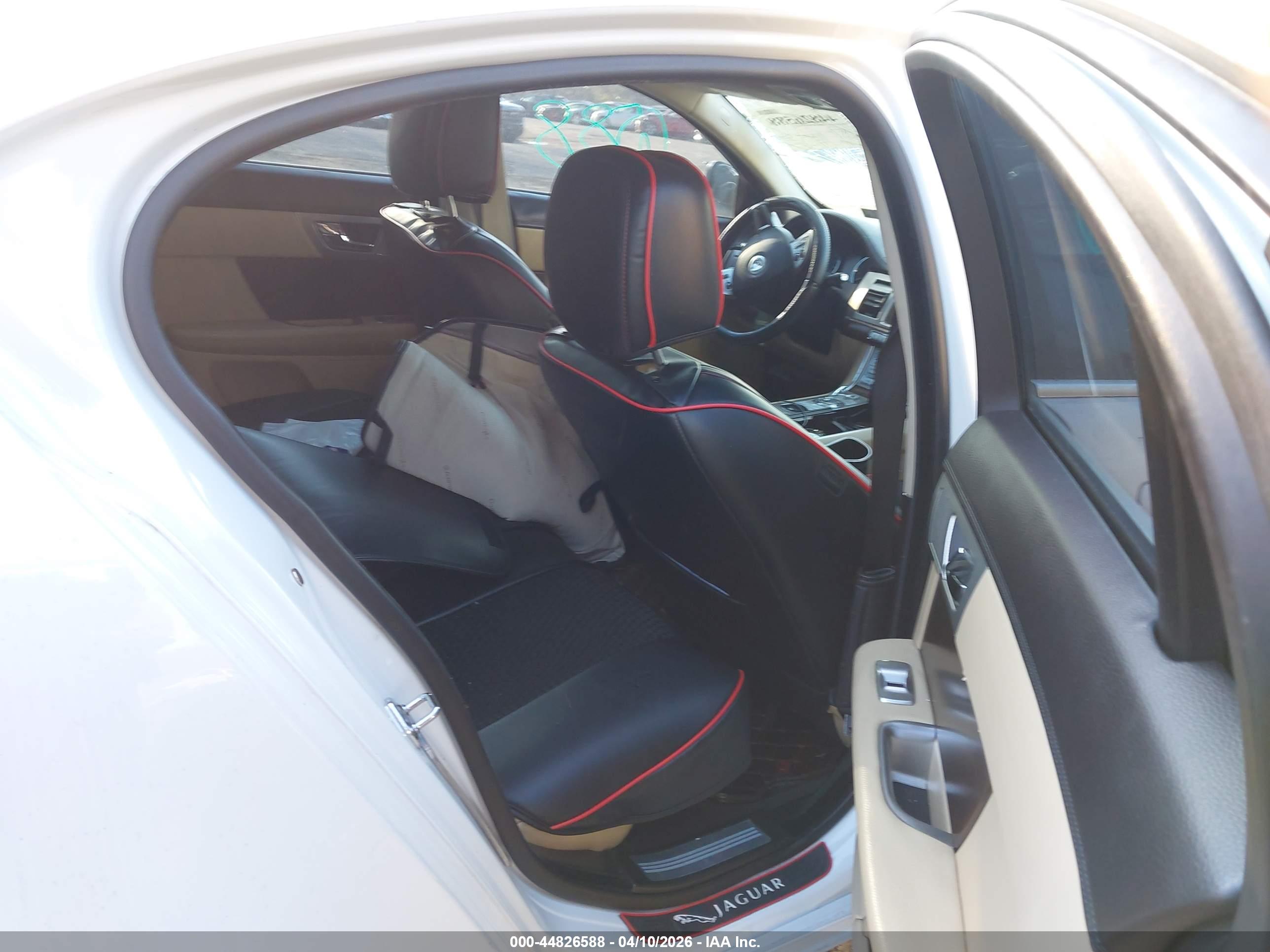 JAGUAR XF image 8