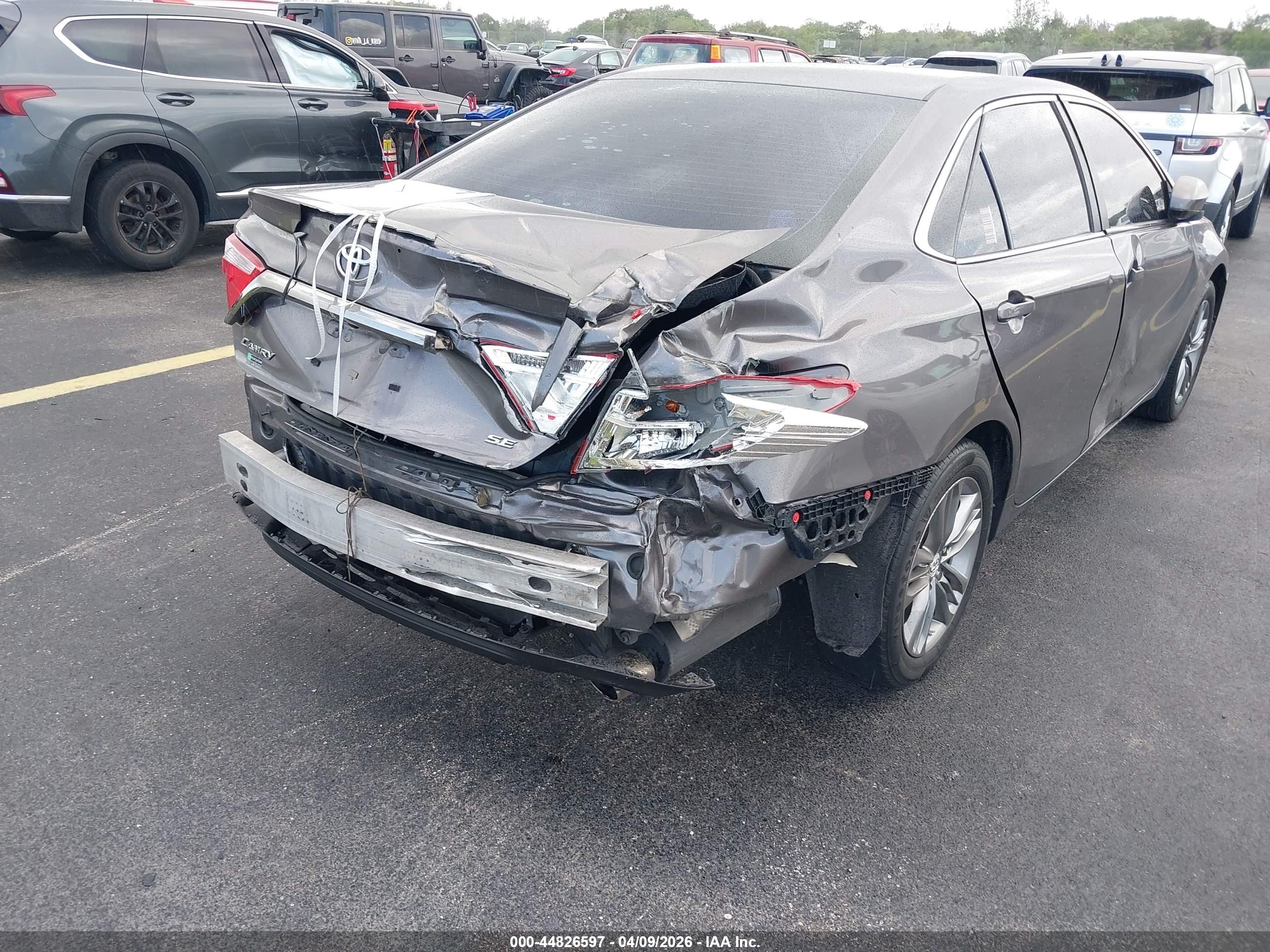 TOYOTA CAMRY image 6