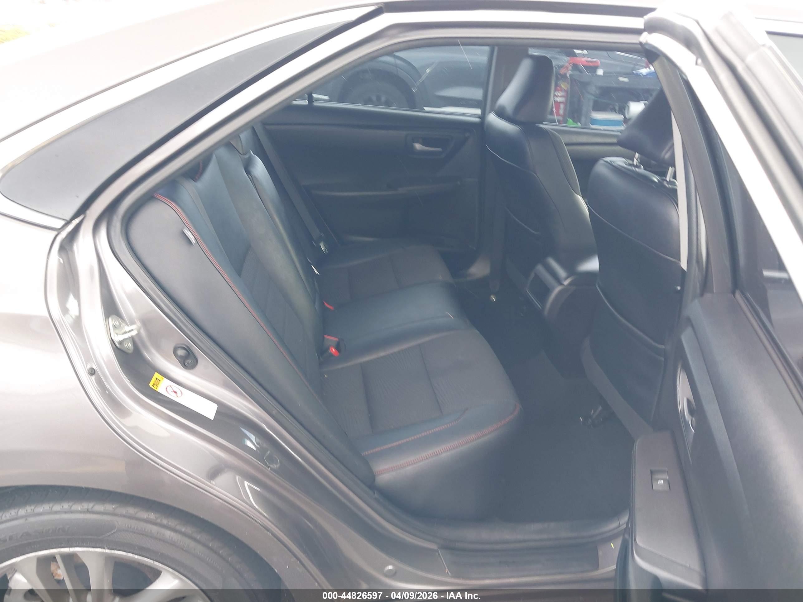 TOYOTA CAMRY image 8