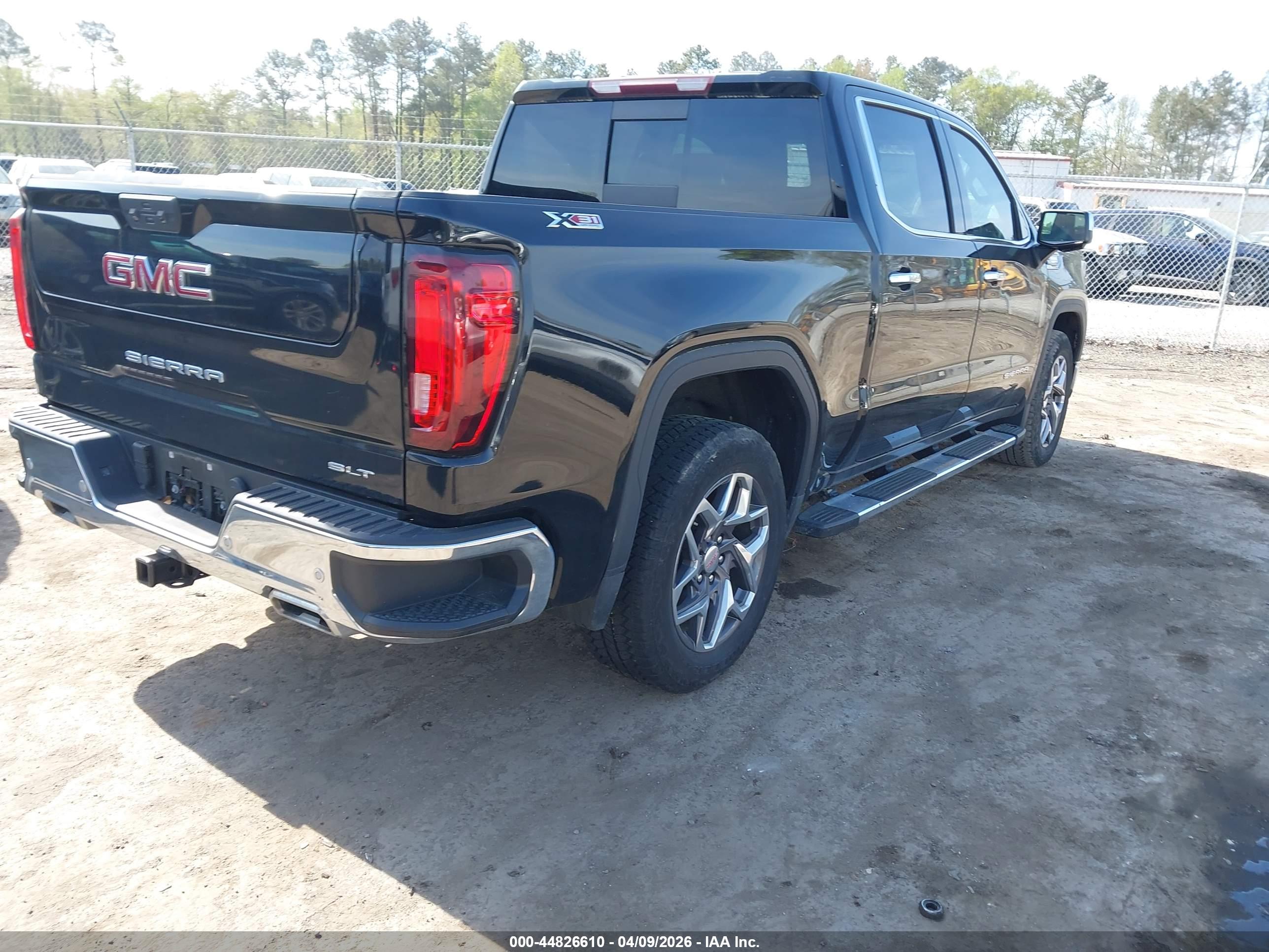 GMC SIERRA image 4