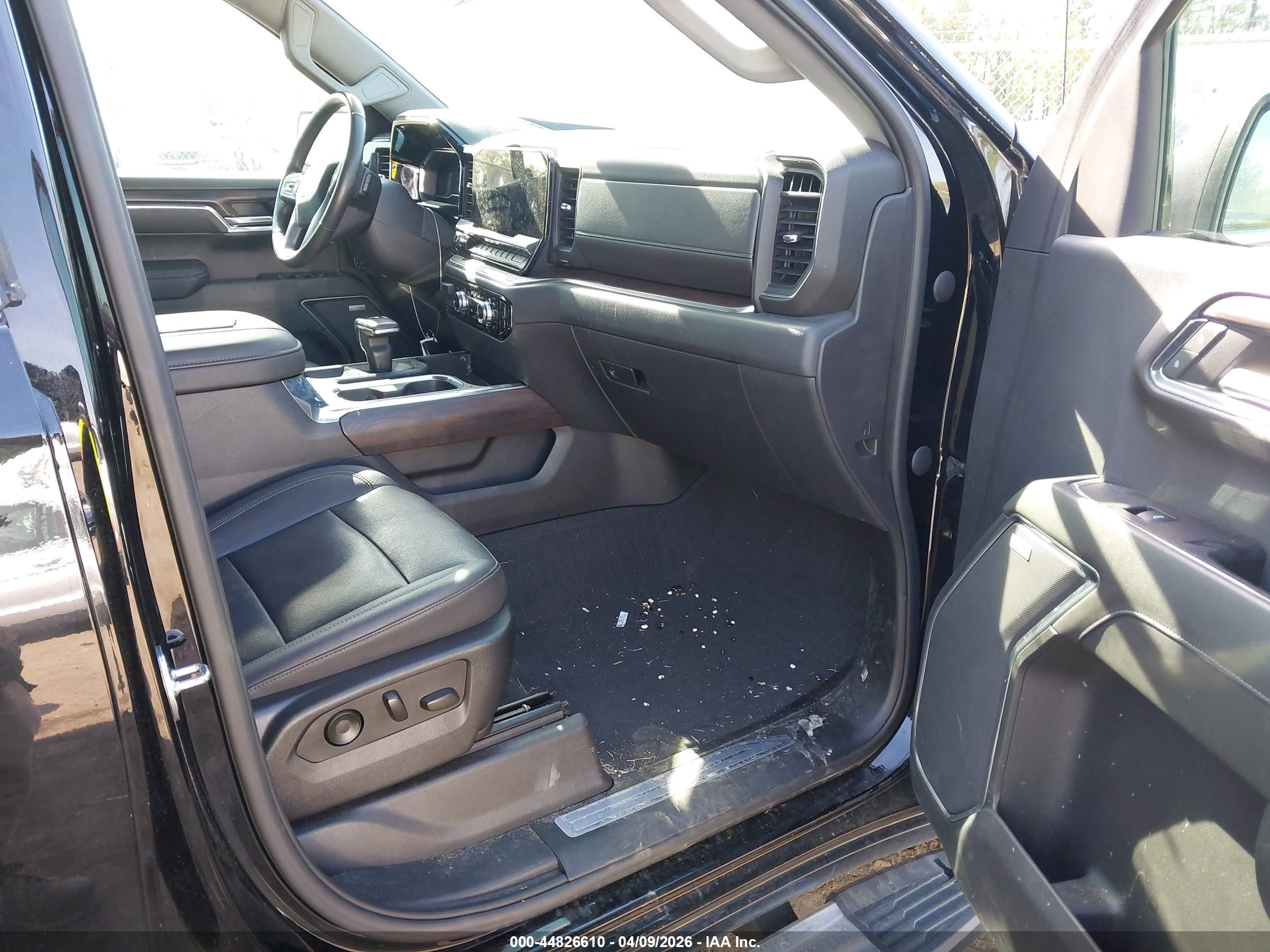 GMC SIERRA image 5
