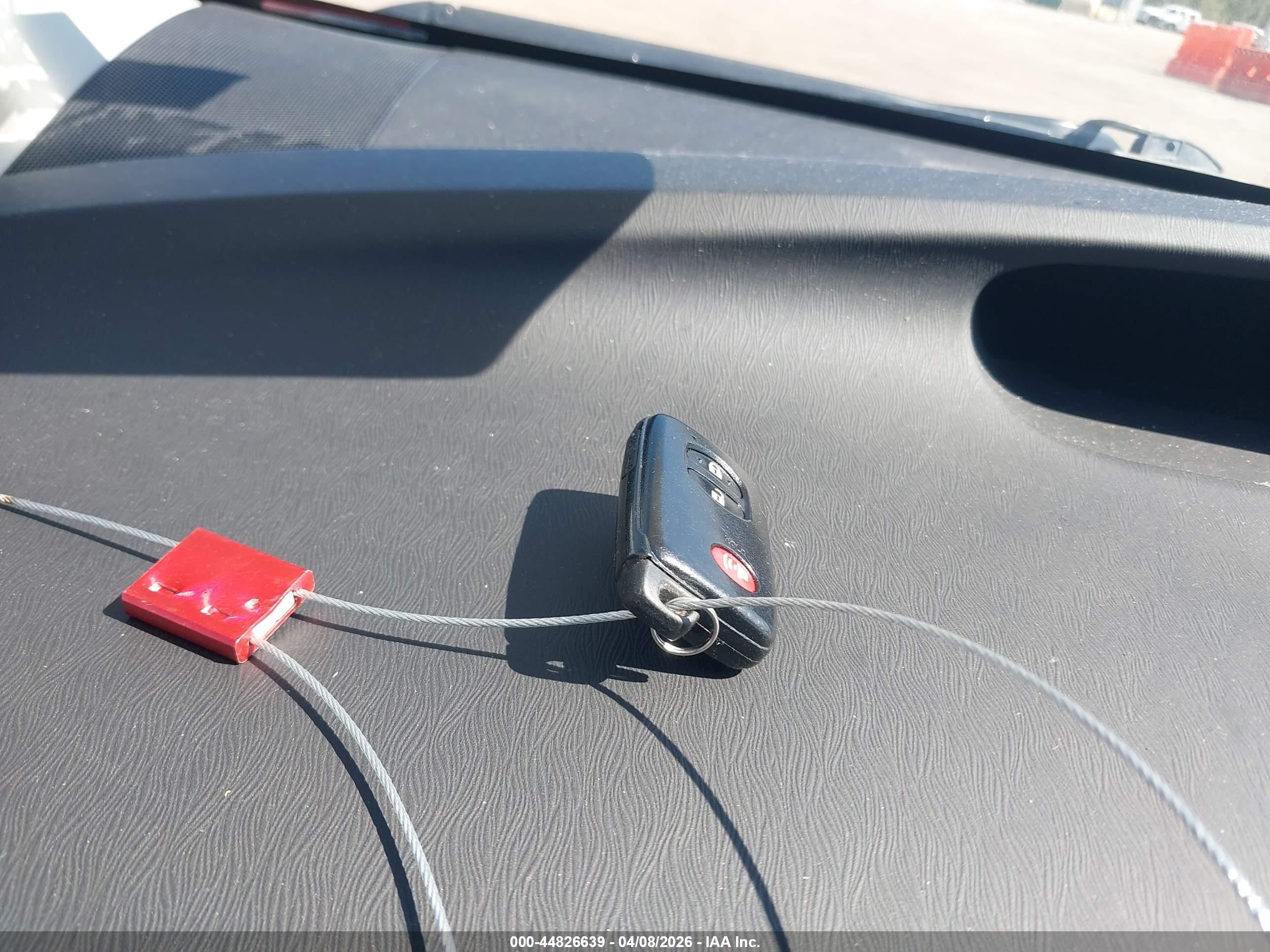TOYOTA PRIUS image 11