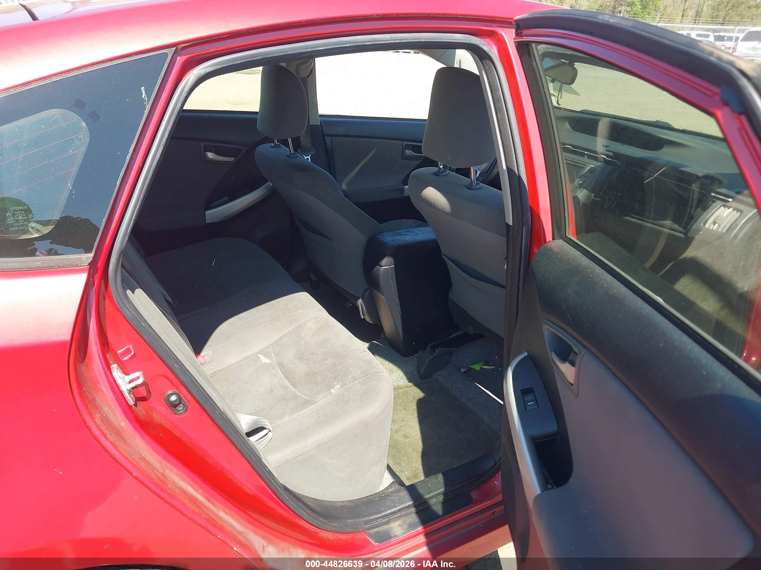 TOYOTA PRIUS image 8