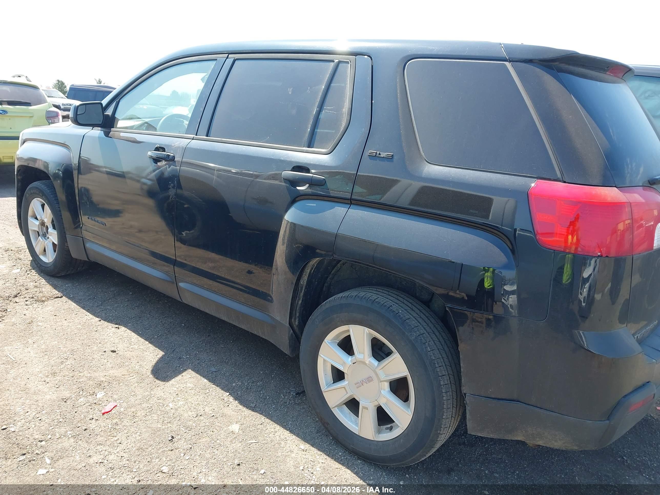 GMC TERRAIN image 3