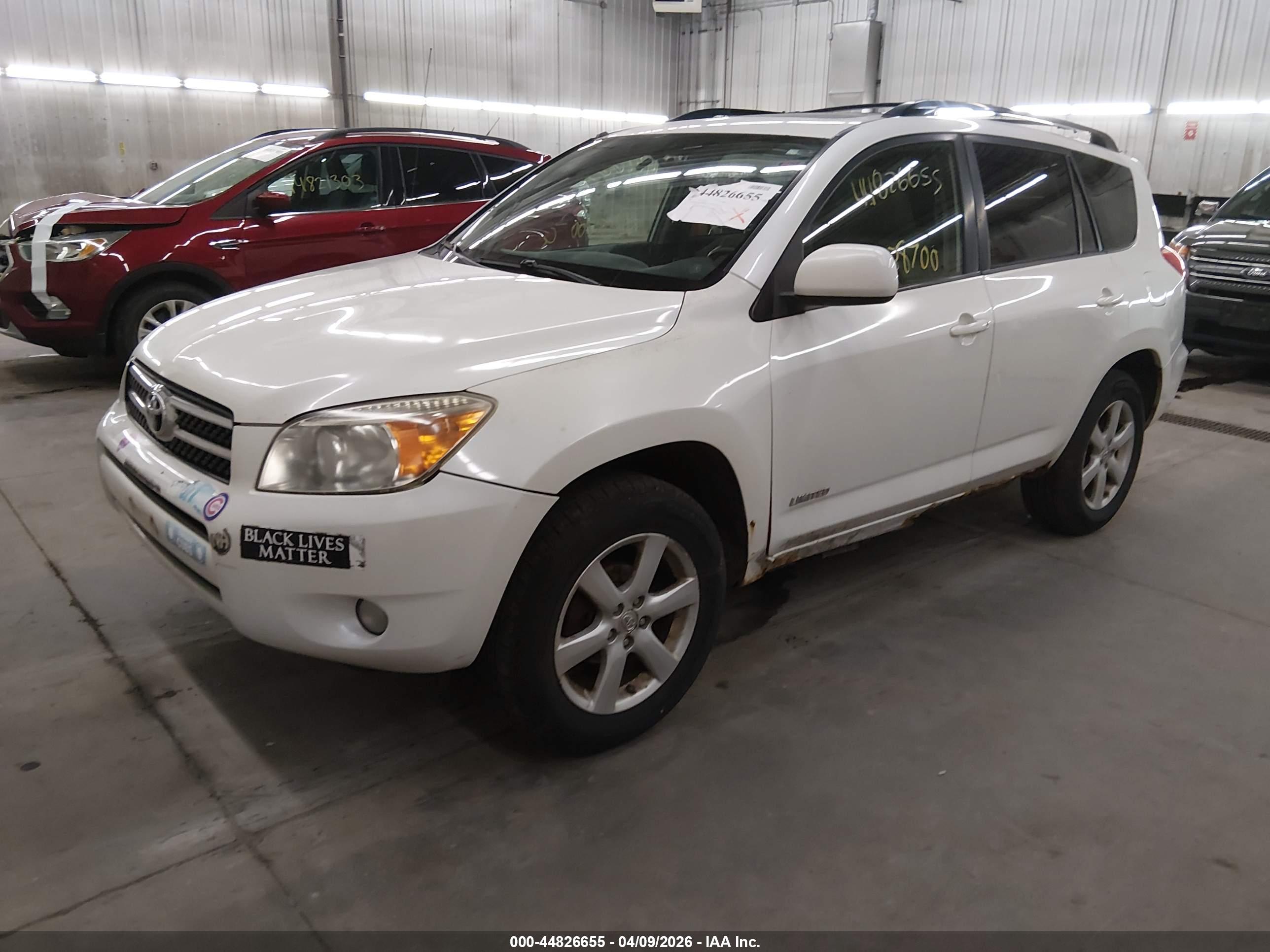 TOYOTA RAV4 image 2