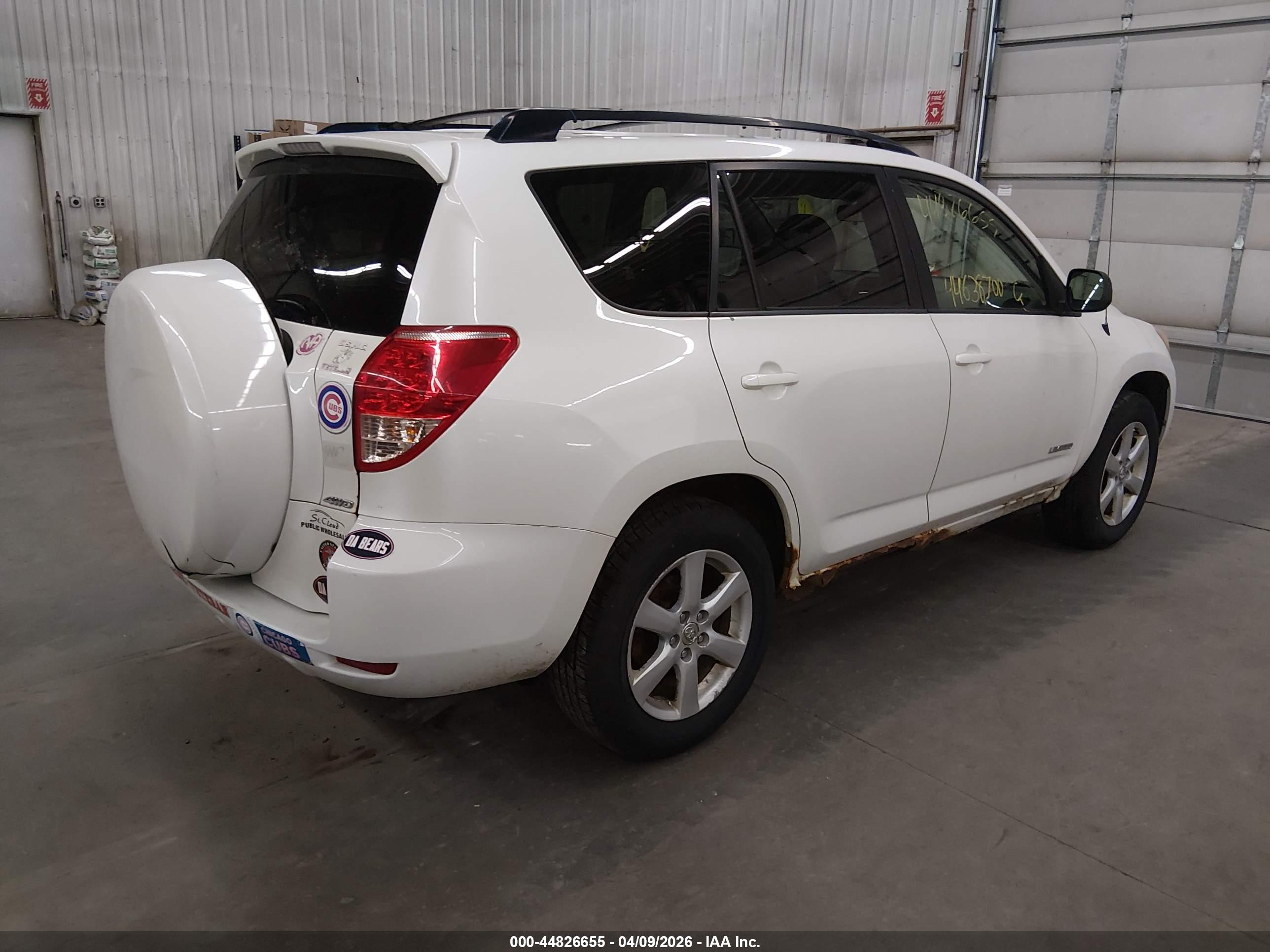 TOYOTA RAV4 image 4