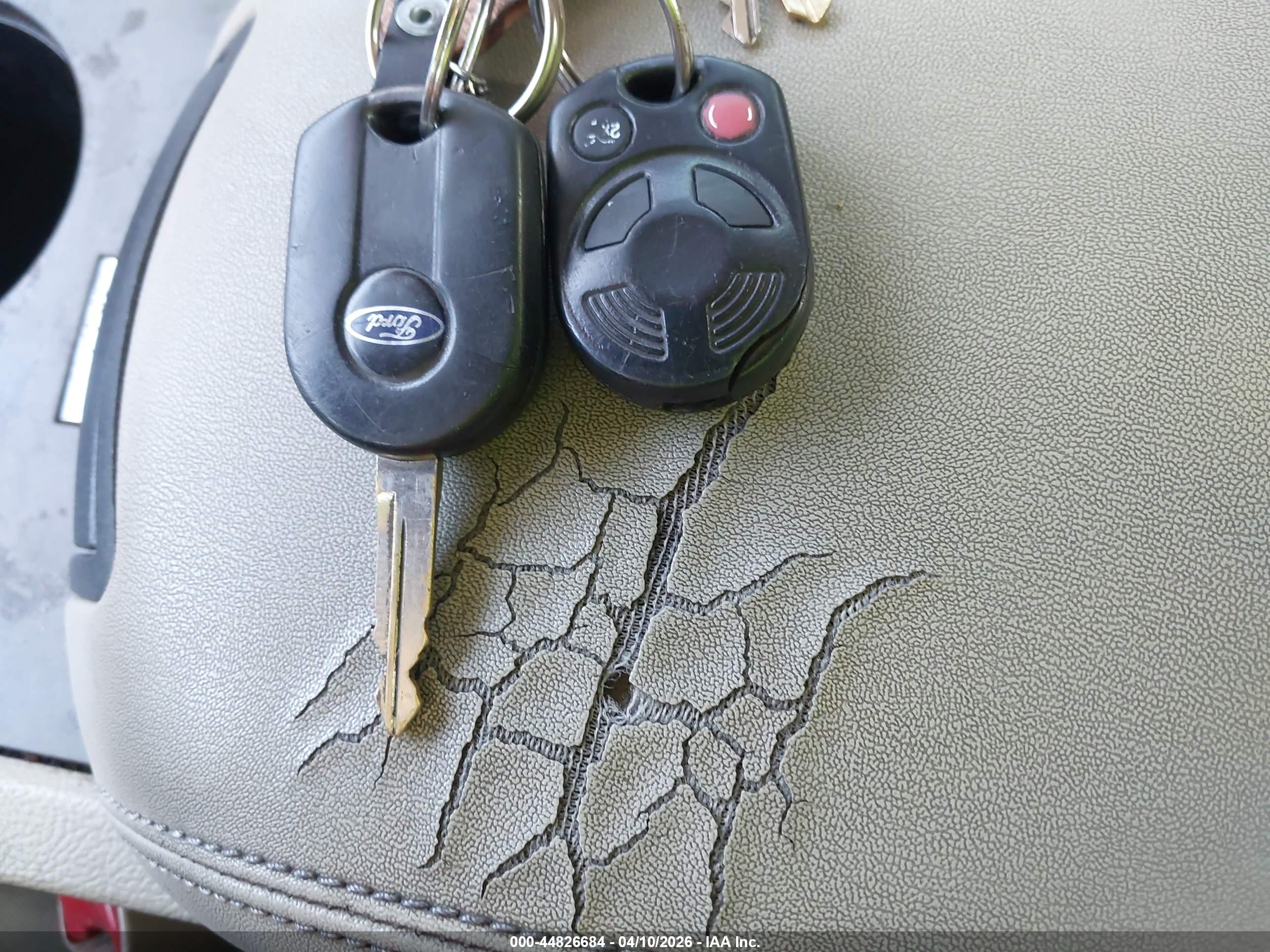 FORD TAURUS image 11